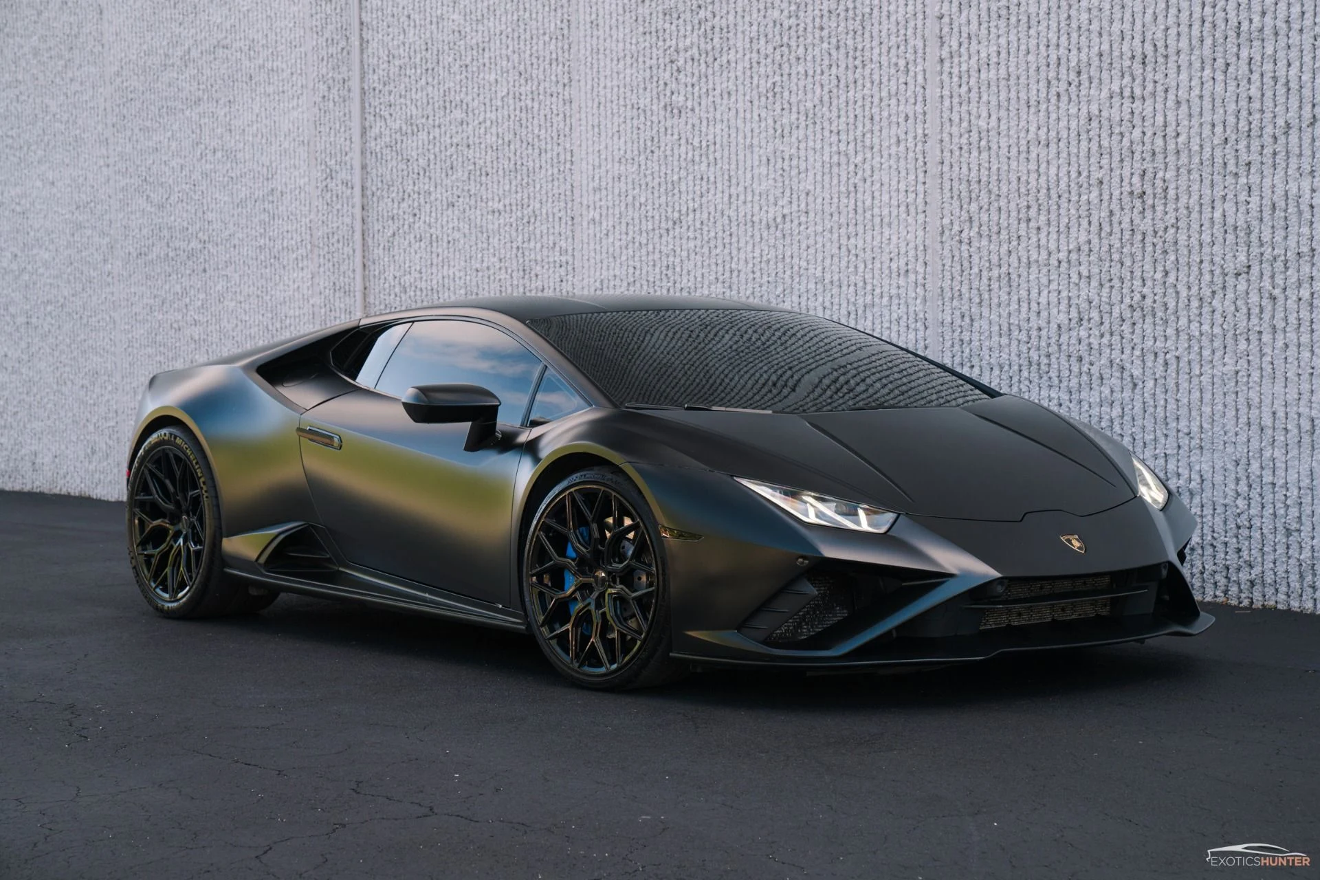 mph011_2514114590_Used_2020_Lamborghini_Huracan_EVO_in_Nero_Helena_w_FULL_Stealth_PPF_Blue_Interior_Vossen_Wheels_1743710386_649cfa9d70