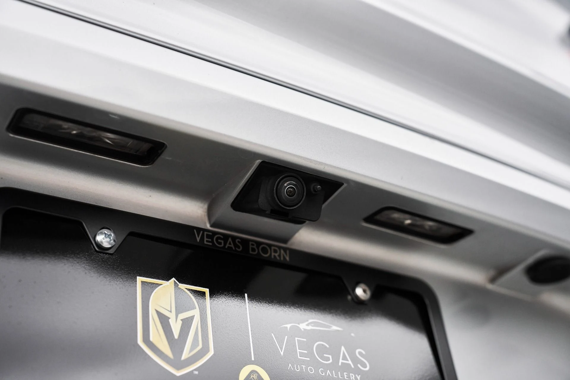 mph011_2523571286_Used_2023_Bentley_Bentayga_EWB_Azure_1763502482_c8e672b457