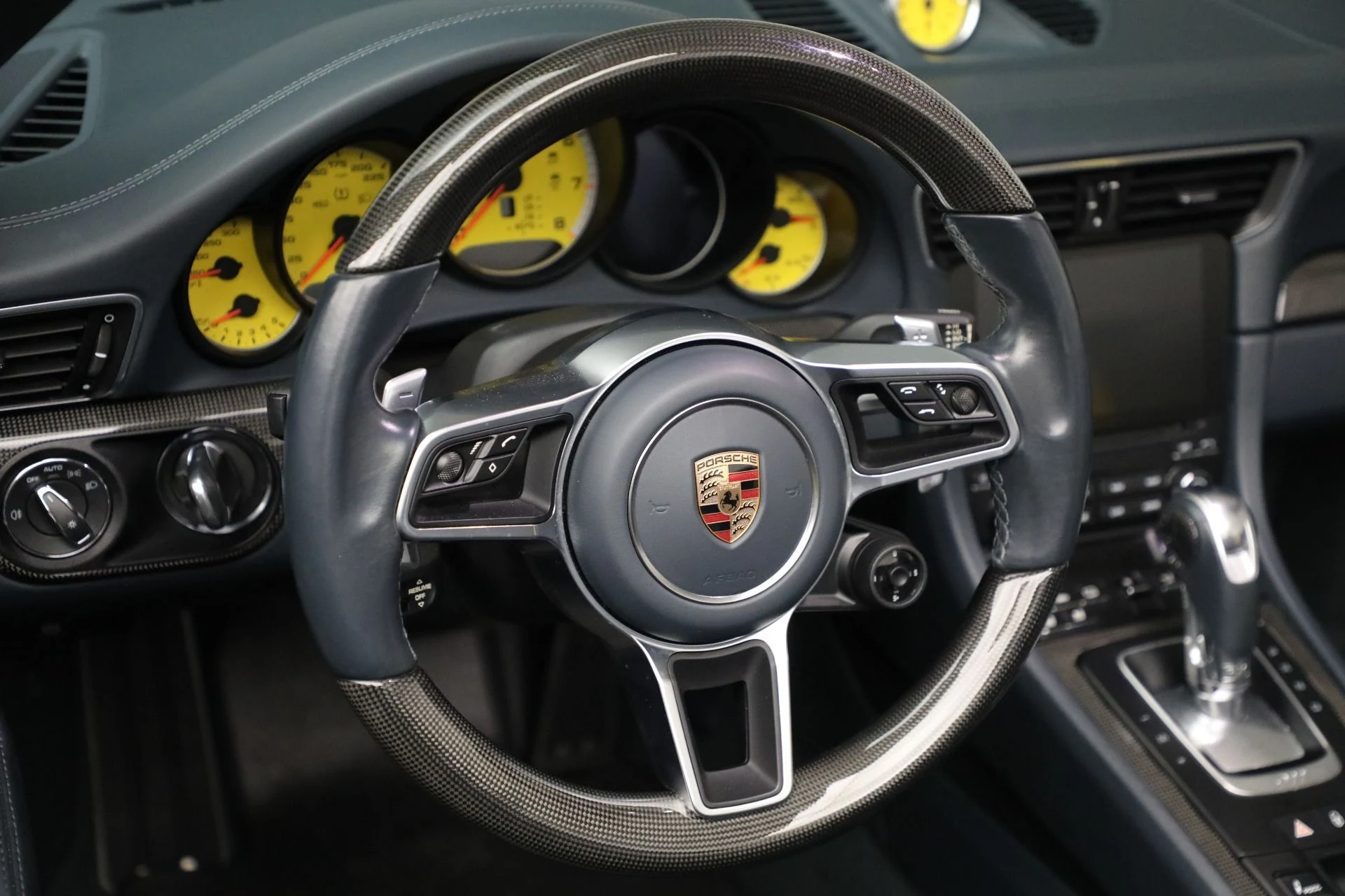 mph011_2524186362_Used_2017_Porsche_911_Turbo_S_1762956100_b323e7c06a