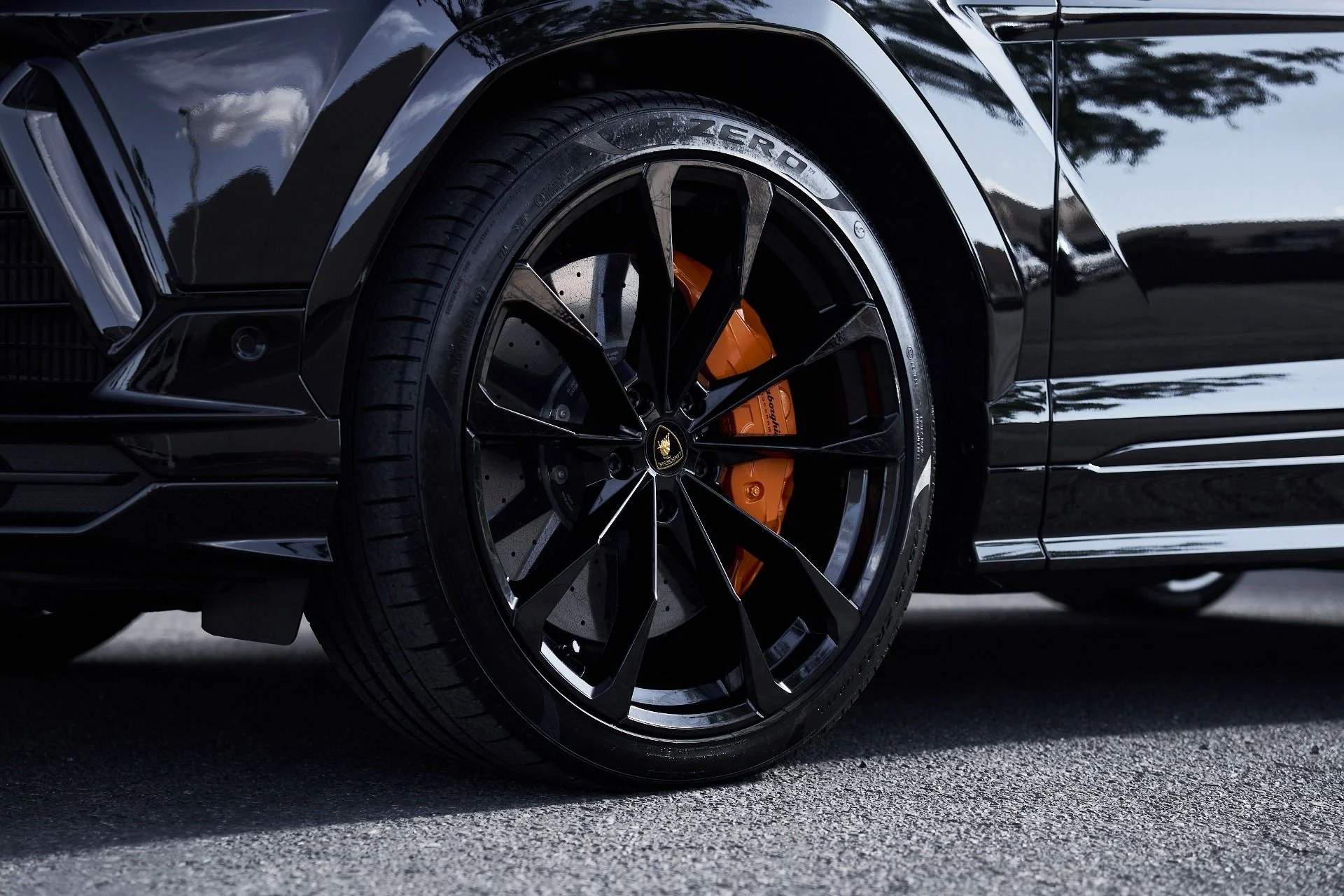 mph011_2531555493_Used_2024_Lamborghini_Urus_S_1759191663_48e483f9a2