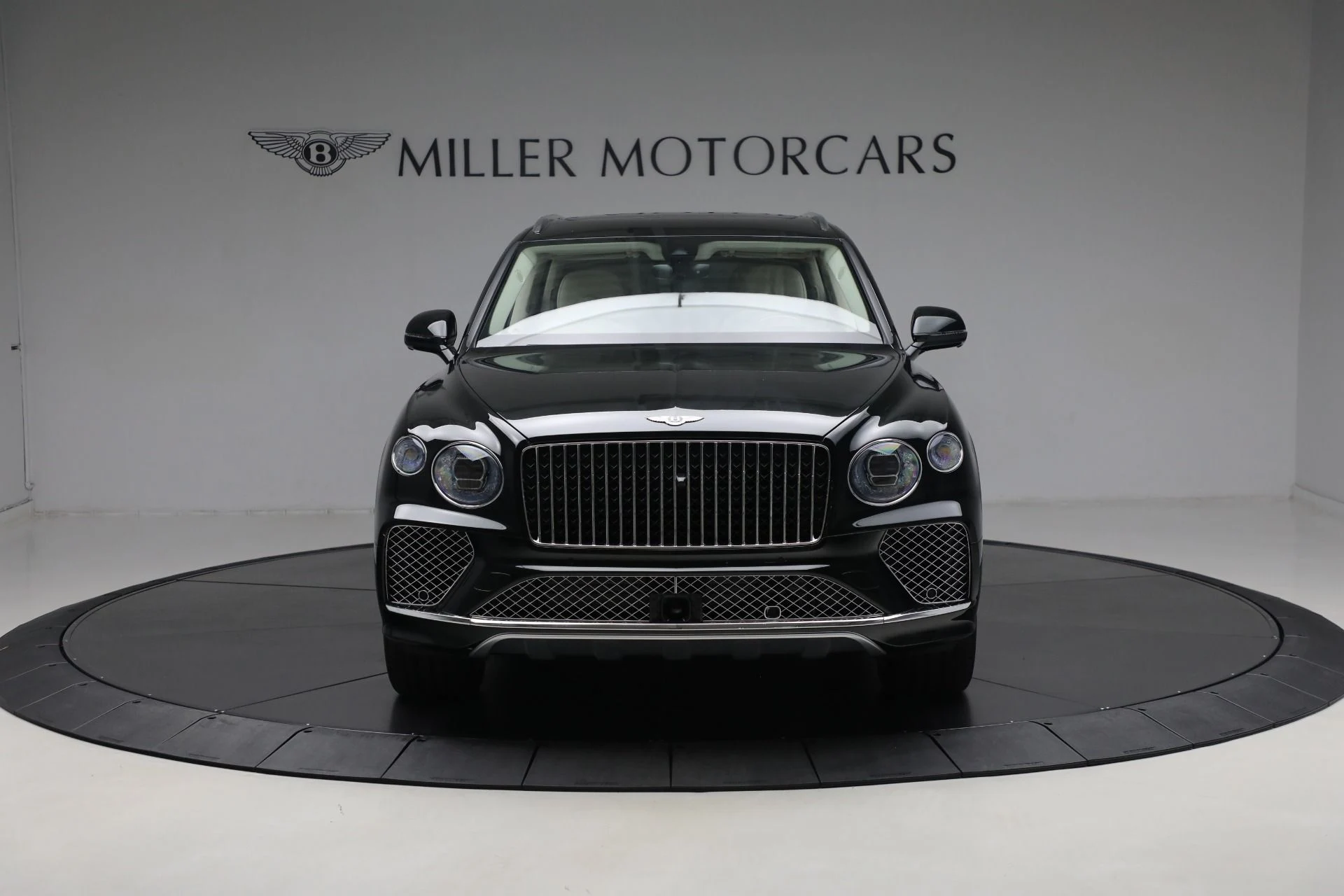 mph011_2534457846_Used_2024_Bentley_Bentayga_EWB_Azure_V8_c6b9586bbc