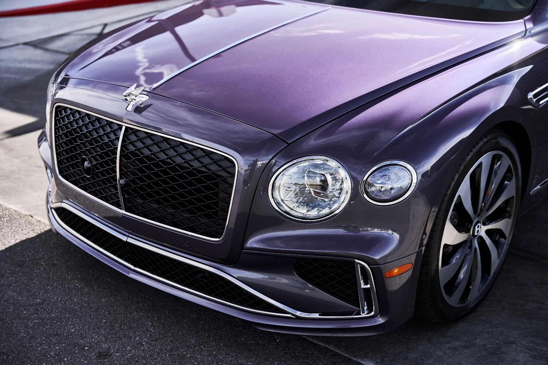 mph011_2537141228_Used_2026_Bentley_Flying_Spur_V8_1775613253_2e3605b92d