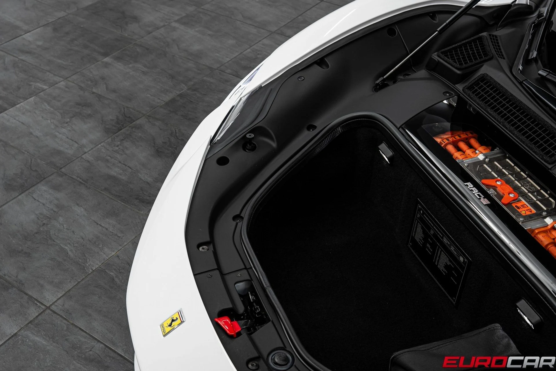 mph011_2545767534_image_12_05e611b377