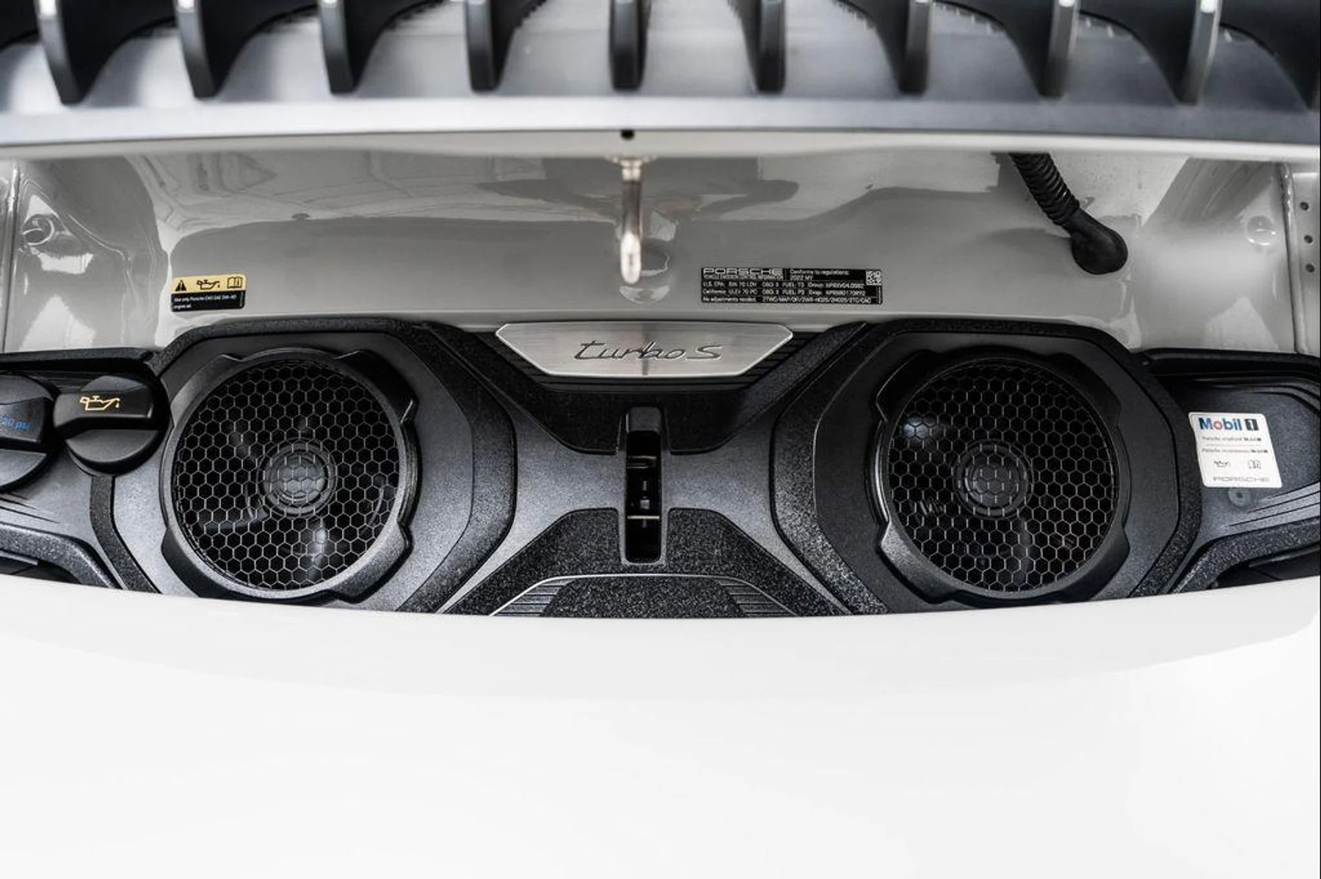 mph011_2547644405_UW_3uzq8_T4mzhs_S0wa0t_Iu_Bdqy98_67983f9a48