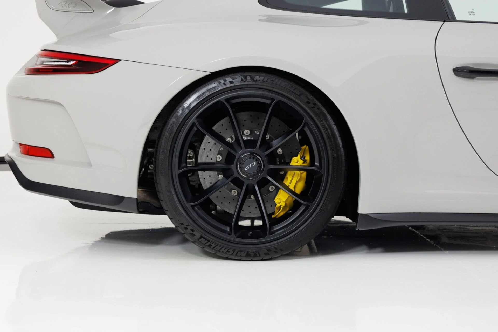 mph011_2557089227_Used_2018_Porsche_911_GT_3_1782944816_b1c7dd65a2