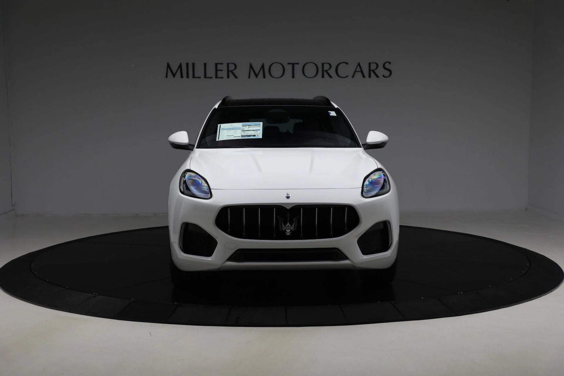 mph011_25571483_New_2025_Maserati_Grecale_c8afa86047