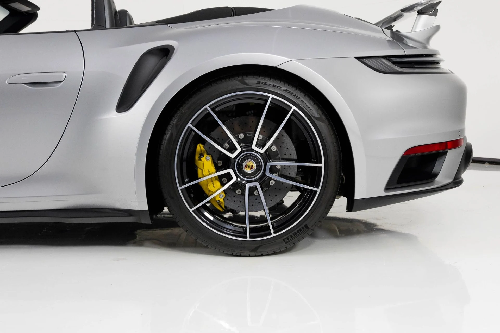 mph011_2558327813_Used_2022_Porsche_911_Turbo_S_1764184610_bc9c72f4a5