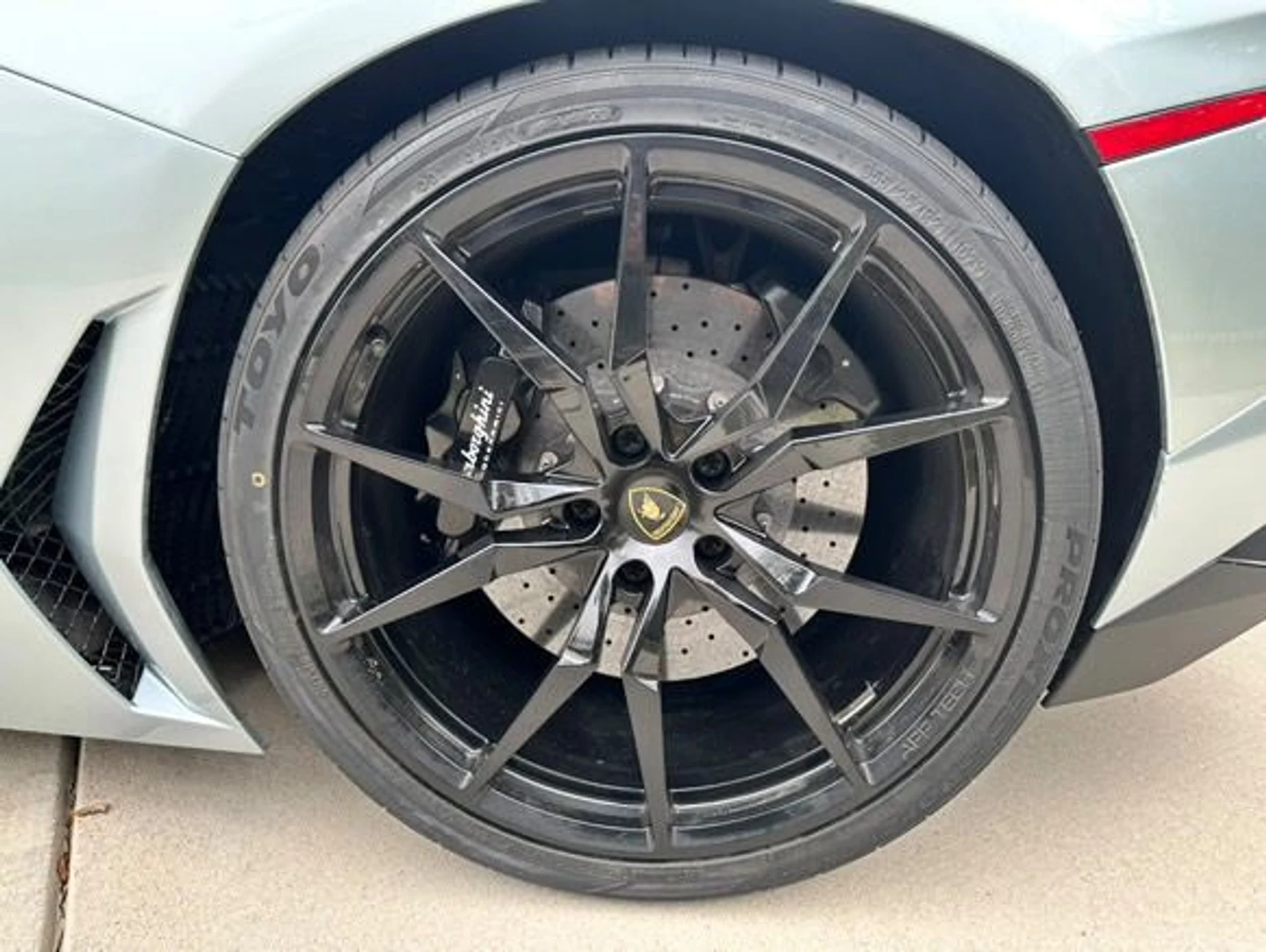 mph011_257038926_Used_2013_Lamborghini_Aventador_LP_700_4_1760373125_cadae5ca4f