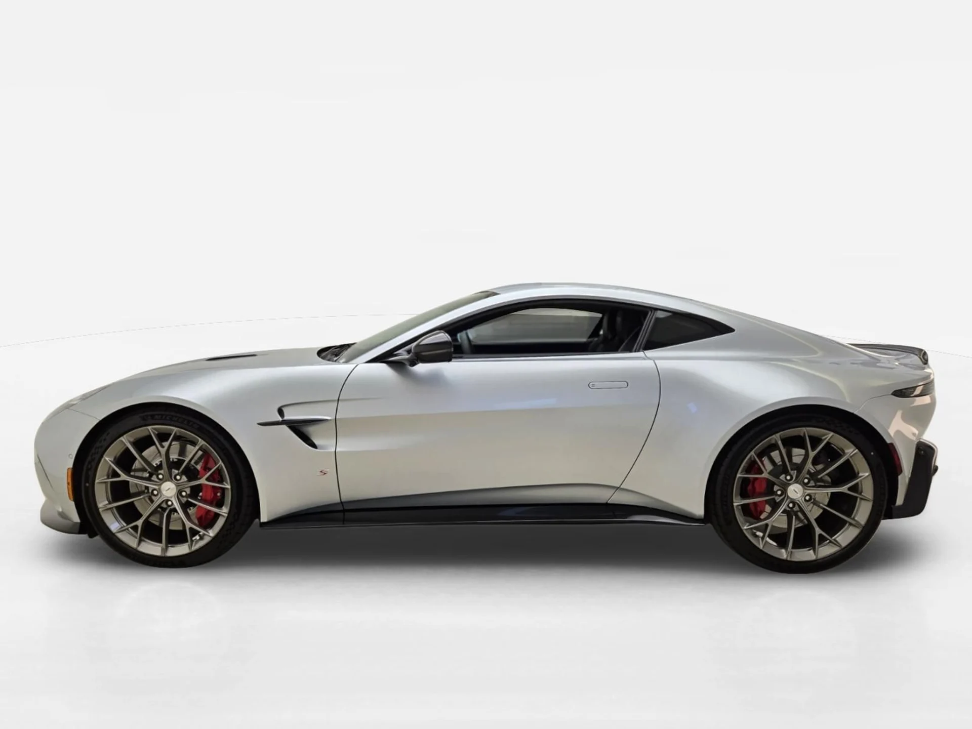 mph011_2576884847_New_2026_Aston_Martin_Vantage_S_1778909005_c884c07bb8