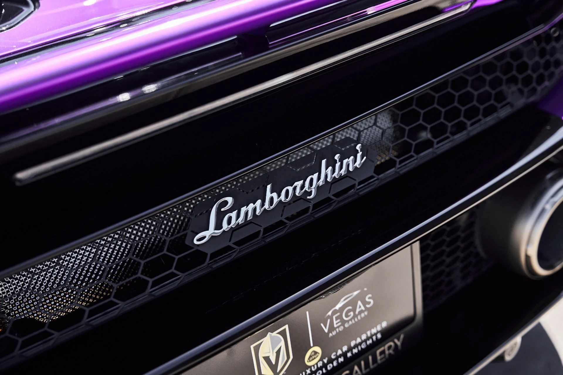 mph011_2577906809_Used_2024_Lamborghini_Huracan_EVO_Base_1776733838_4cadda7df0