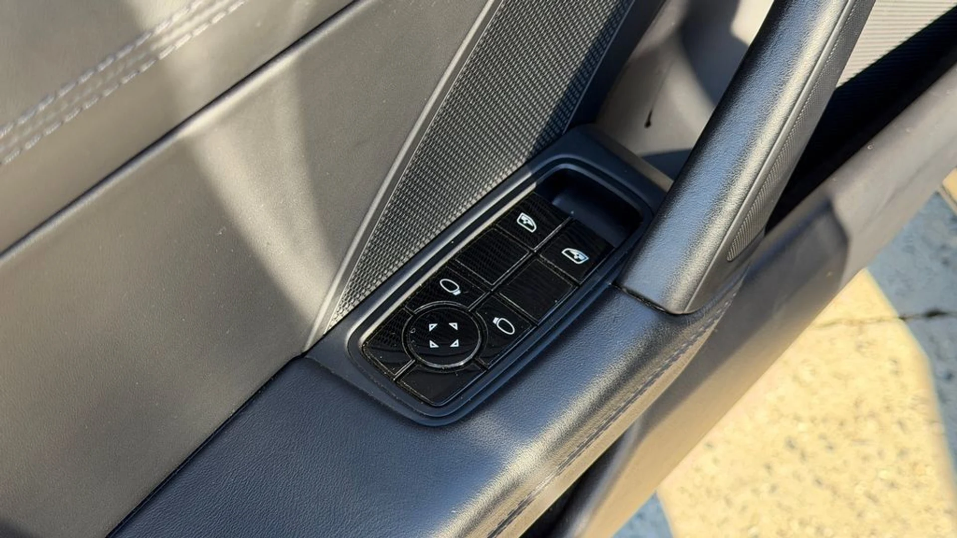 mph011_2589413502_96ddd61760d2490299d4226822836a96_7a6696df29