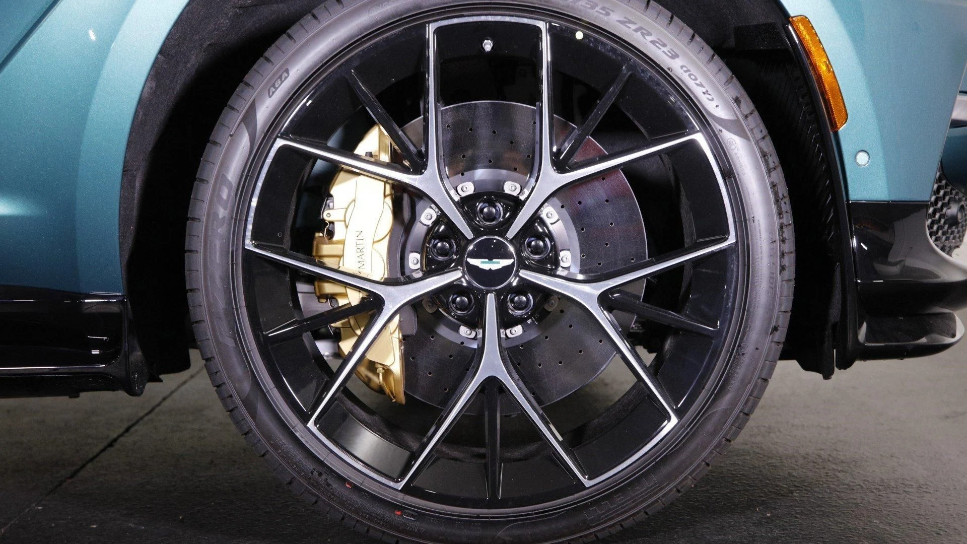 mph011_2595565949_Used_2024_Aston_Martin_DBX_707_1710413869_b8130fb301