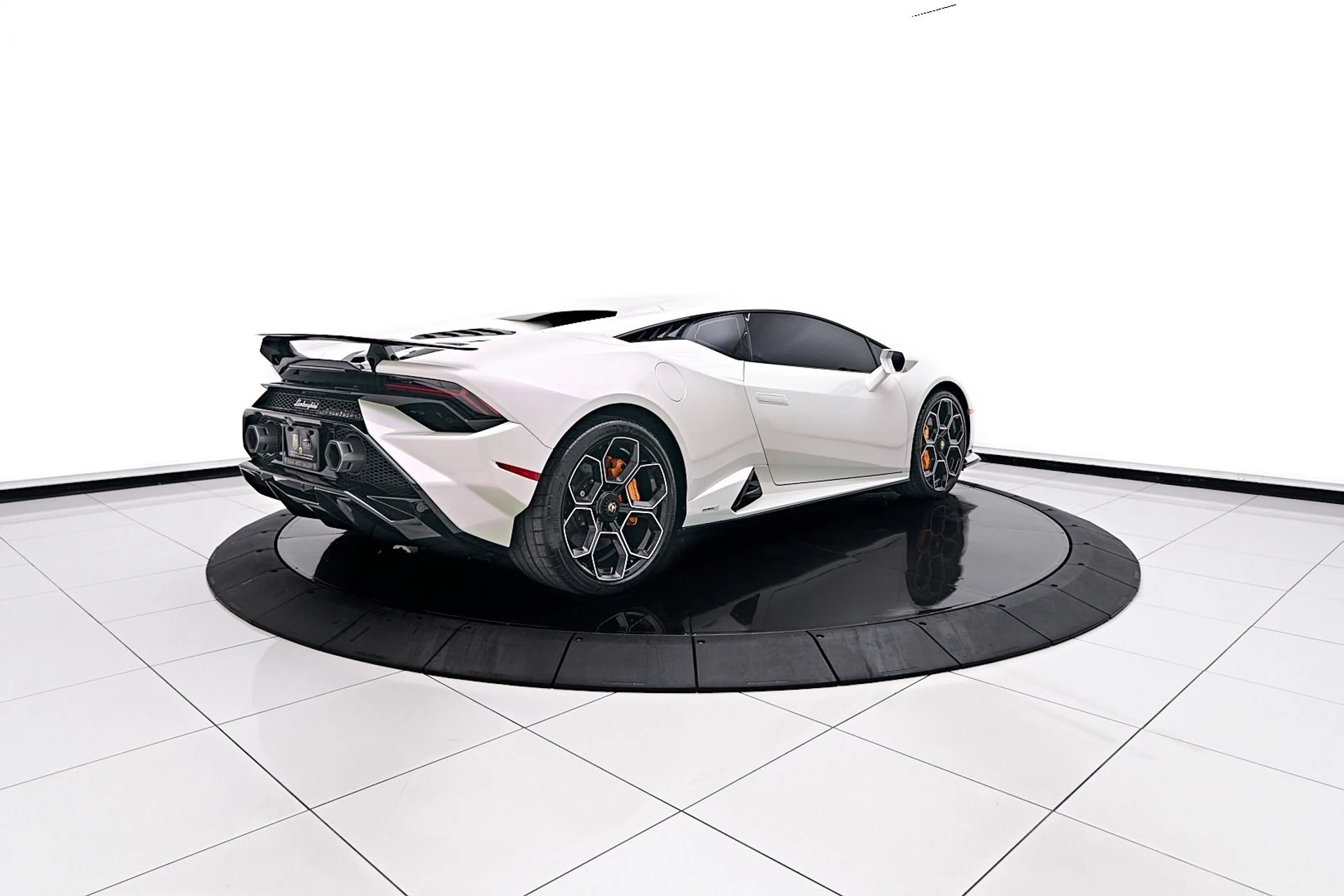 mph011_2598070220_Used_2024_Lamborghini_Huracan_Tecnica_Base_1743700973_f24b5cac4a