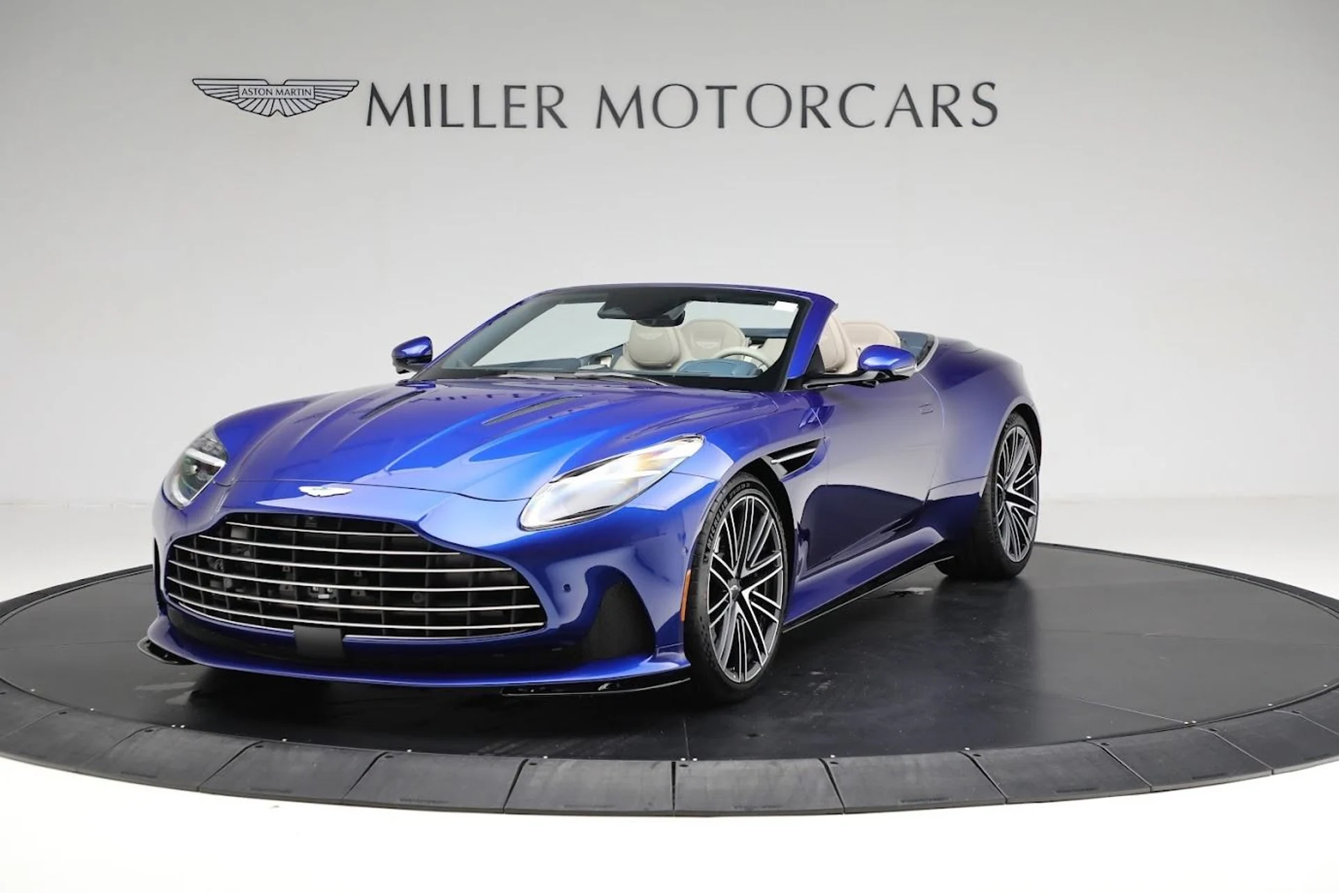 mph011_2614717702_Used_2024_Aston_Martin_DB_12_Volante_2ac606cfc6
