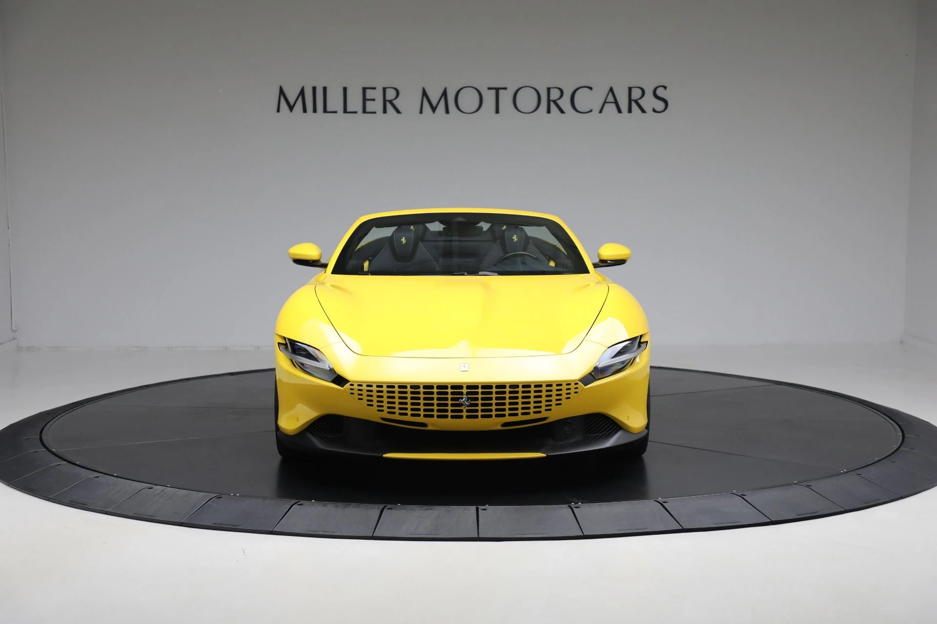 mph011_2619051662_Used_2025_Ferrari_Roma_Spider_1758310814_93d2476c59