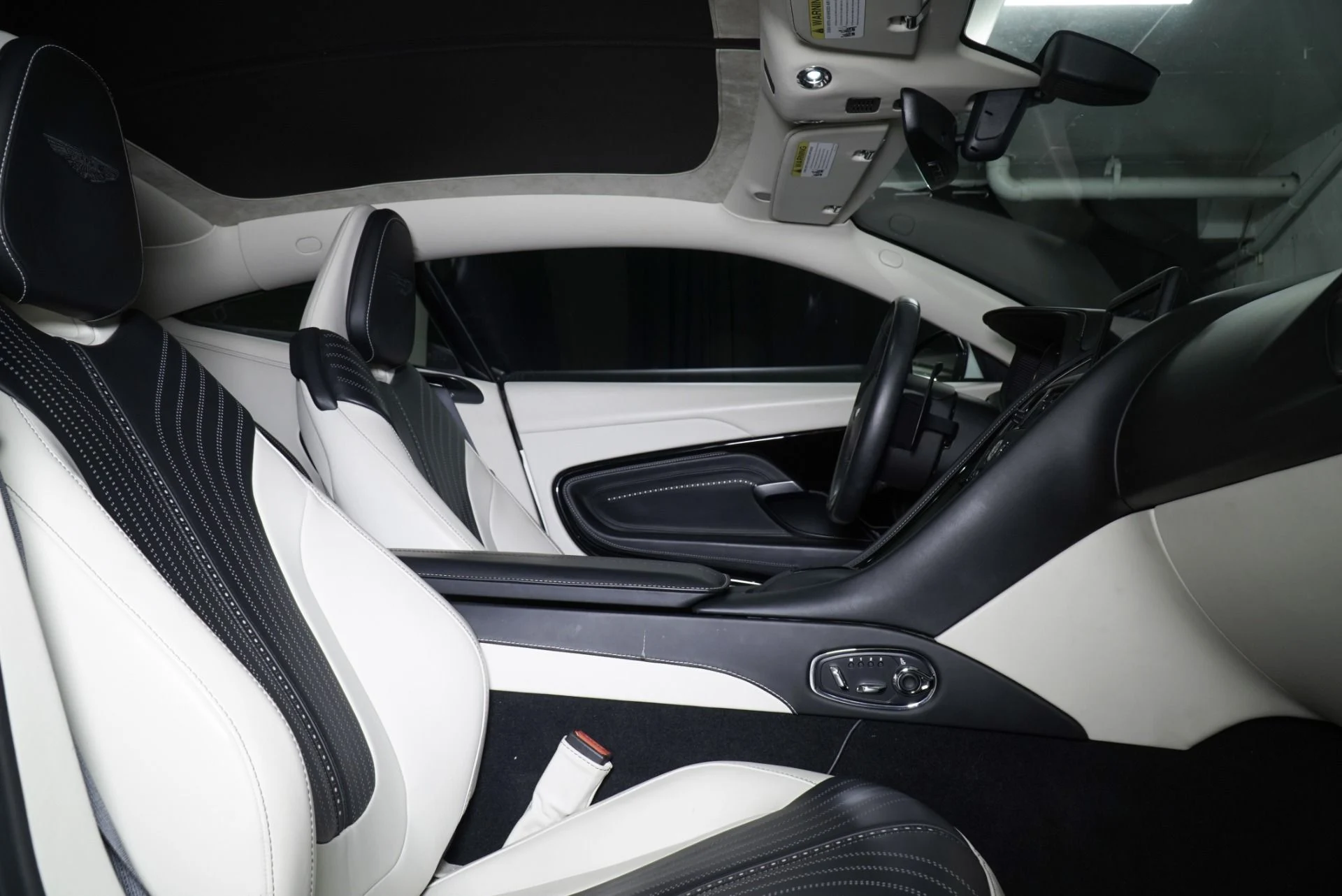 mph011_2620431745_Used_2018_Aston_Martin_DB_11_1764361544_543caeebb7