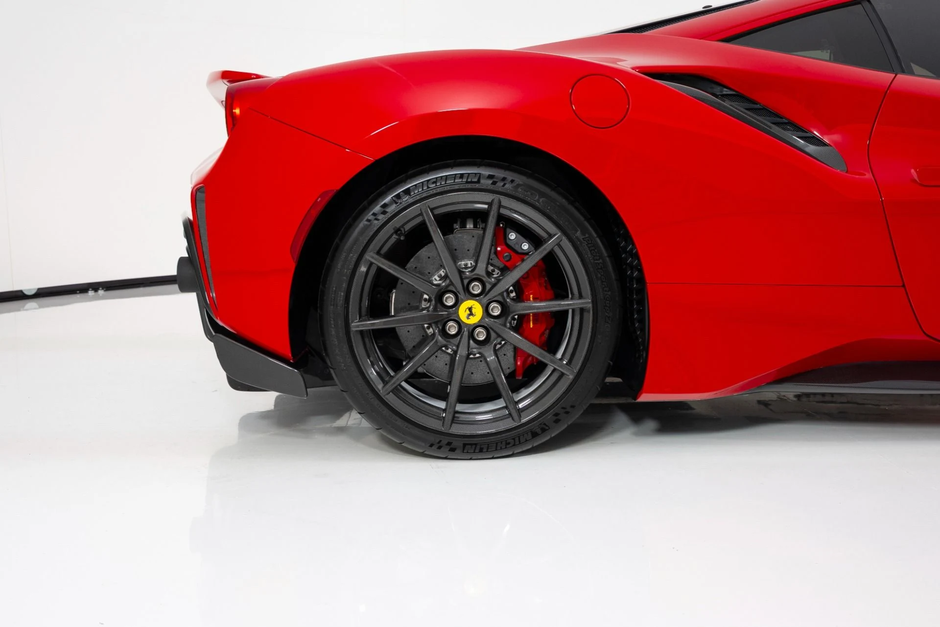 mph011_2620879826_Used_2019_Ferrari_488_Pista_1760379304_cfde0cc2ad