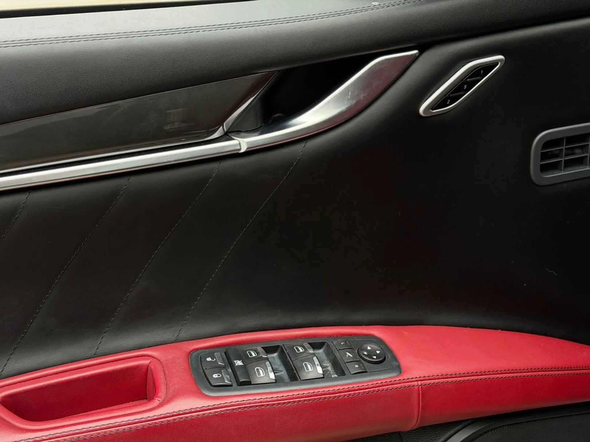 mph011_2625114341_421700f046794d3f9be0a43f53467db4_50737fd193