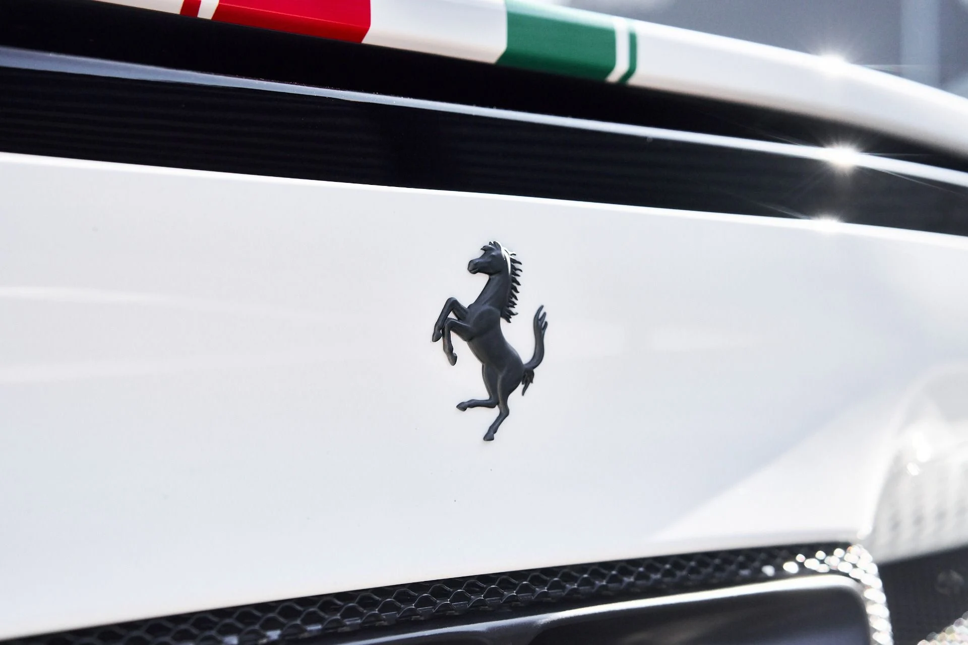 mph011_2627635972_Used_2024_Ferrari_296_GTB_1759561710_f2f8d14412