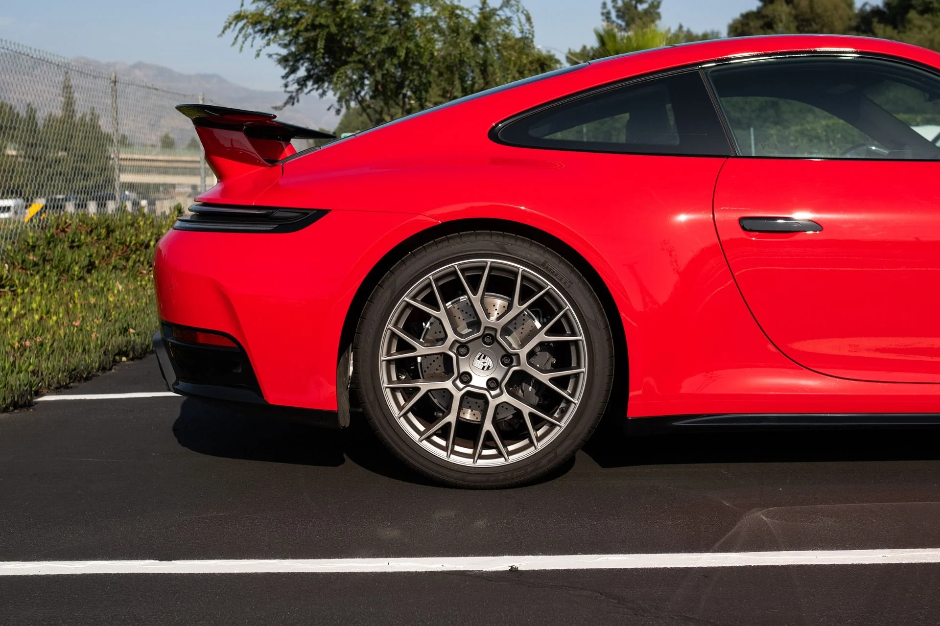 mph011_2628234366_Used_2025_Porsche_911_Carrera_1777913739_1f481b6853