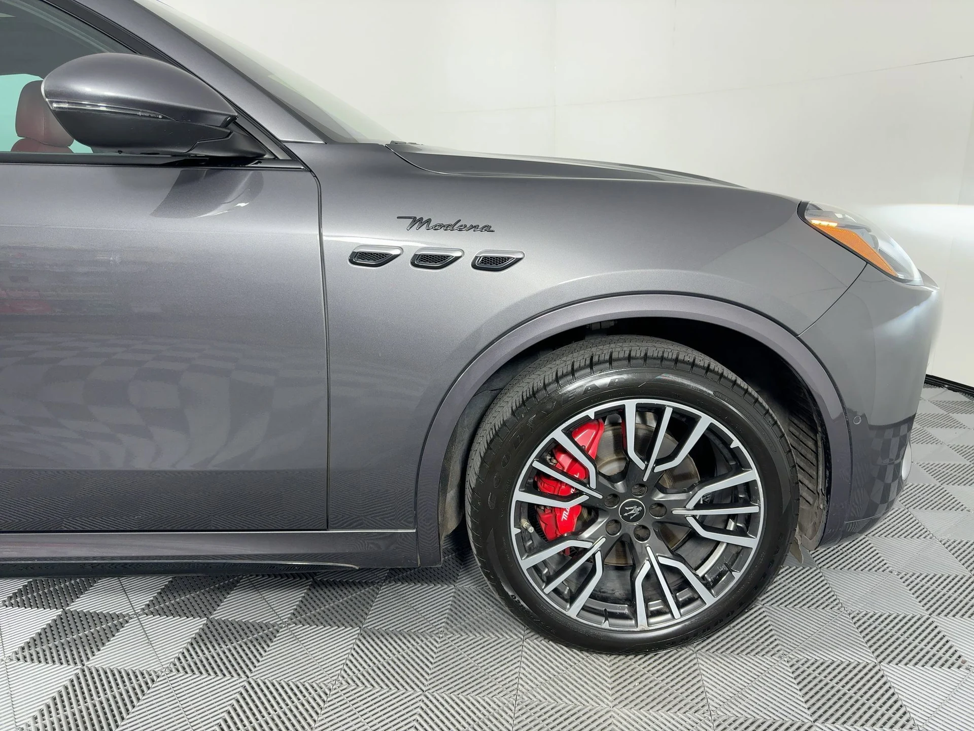 mph011_2632544397_d7b3e7da95c2f8e06bc3f7e956ba3320x_a024f84194