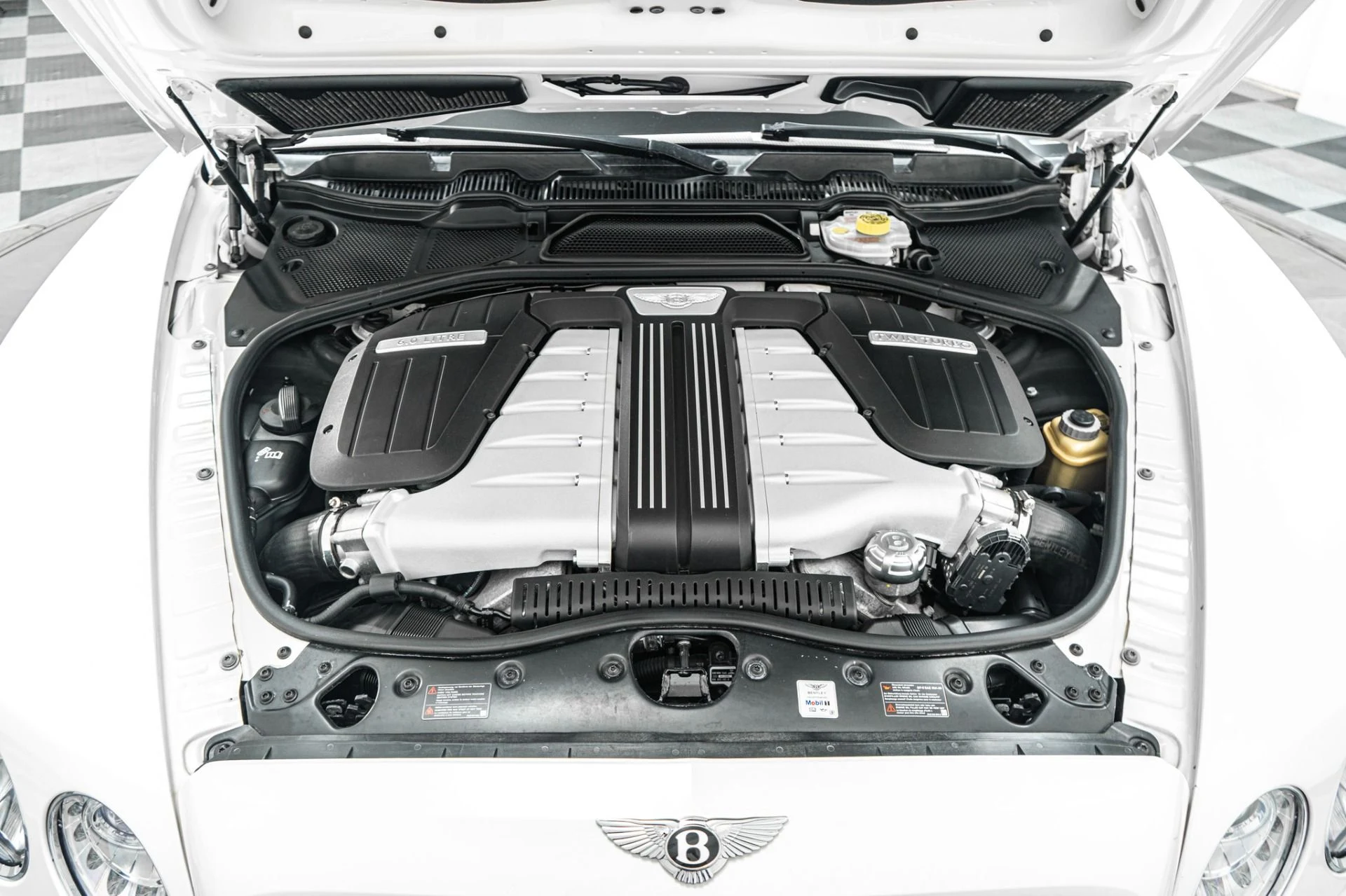 mph011_2635292067_Used_2017_Bentley_Flying_Spur_W12_1784311840_cb422b1b2d