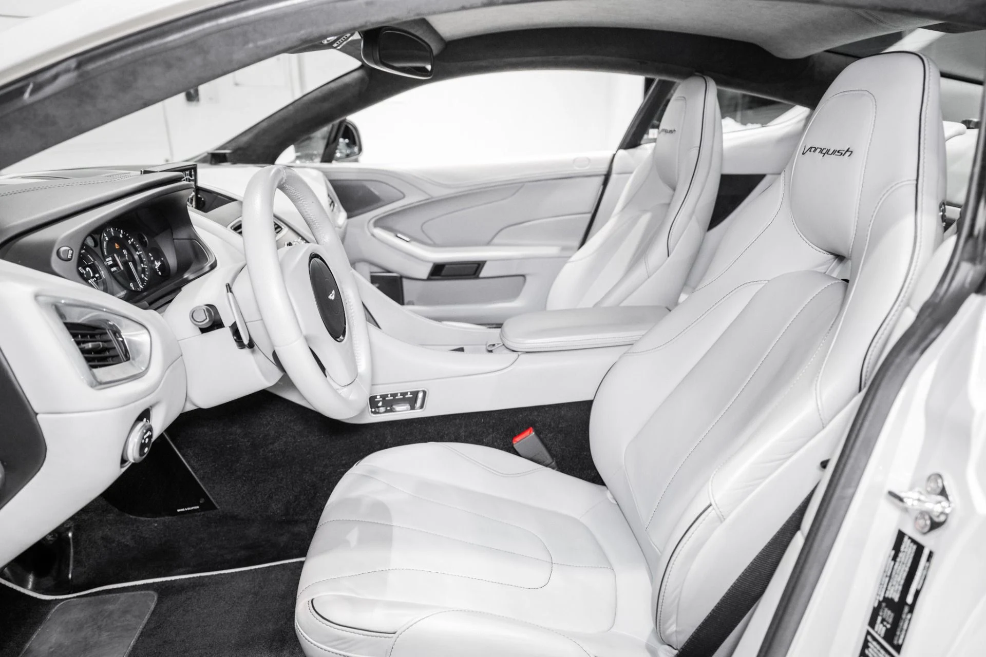 mph011_2636582162_Used_2016_Aston_Martin_Vanquish_V12_1770132200_3f34beaf18