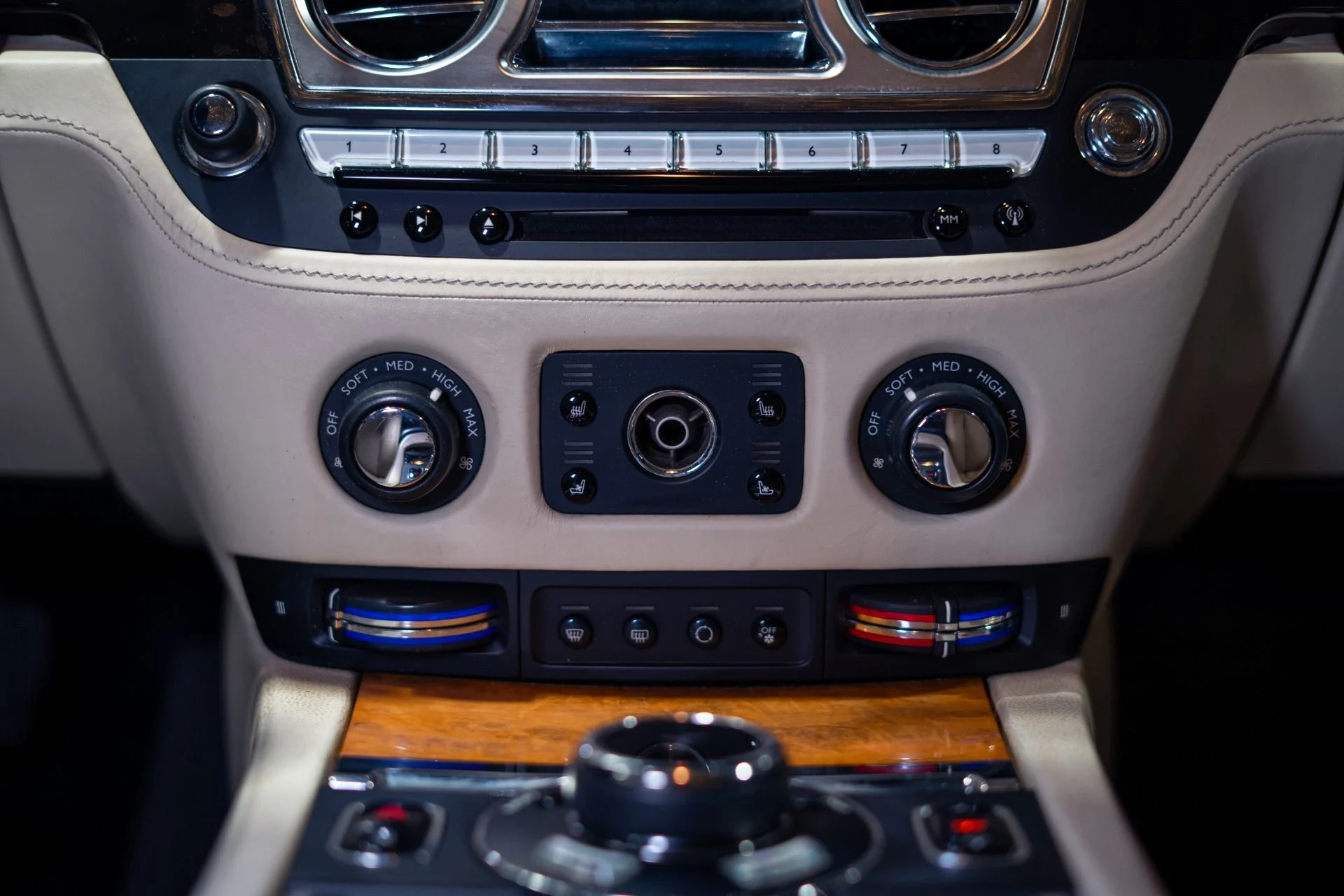 mph011_2637807878_Used_2014_Rolls_Royce_Wraith_Bespoke_Interior_1784145568_d440fb1c3c
