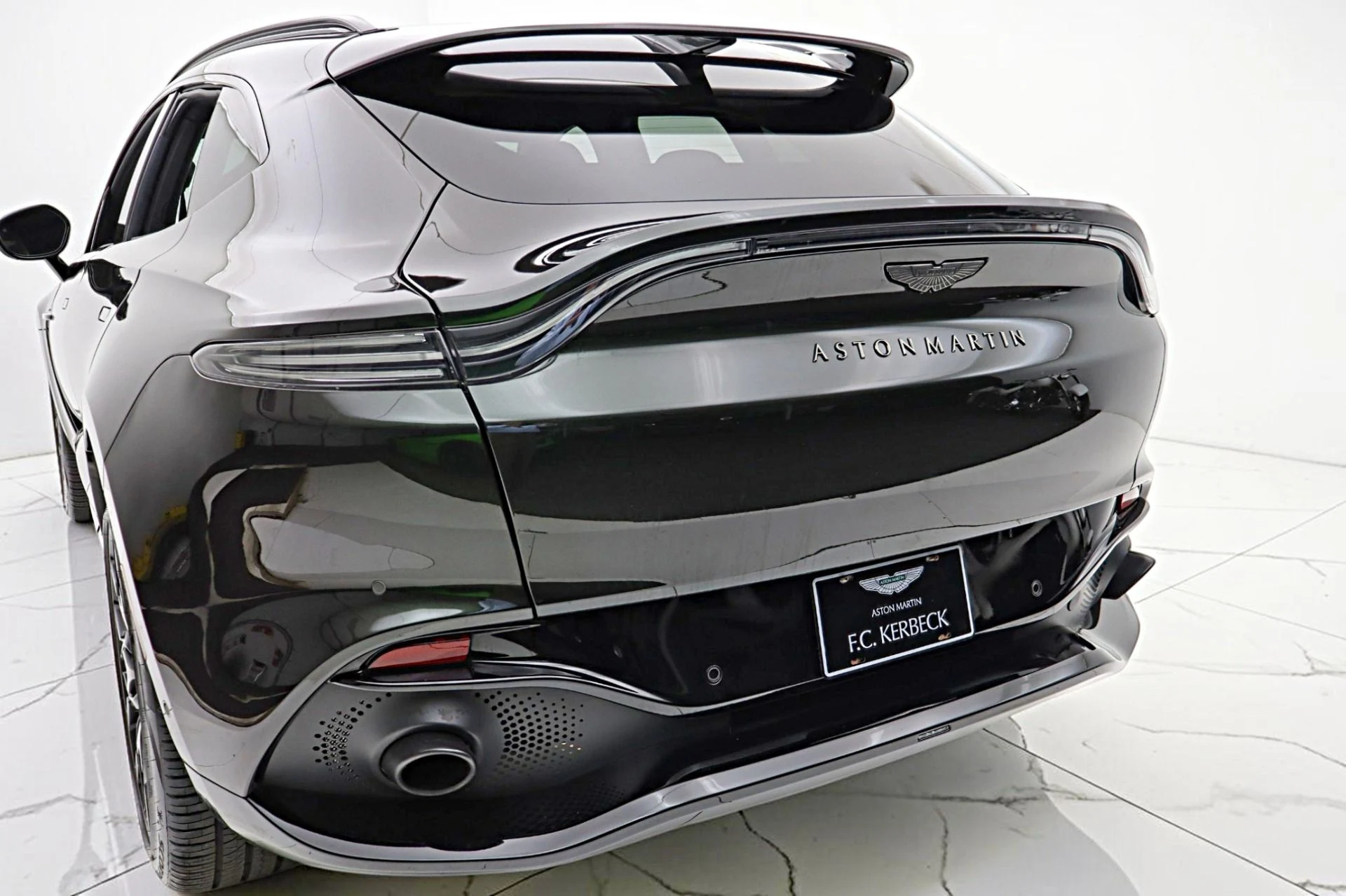 mph011_2643164577_Used_2021_Aston_Martin_DBX_4386ee94df