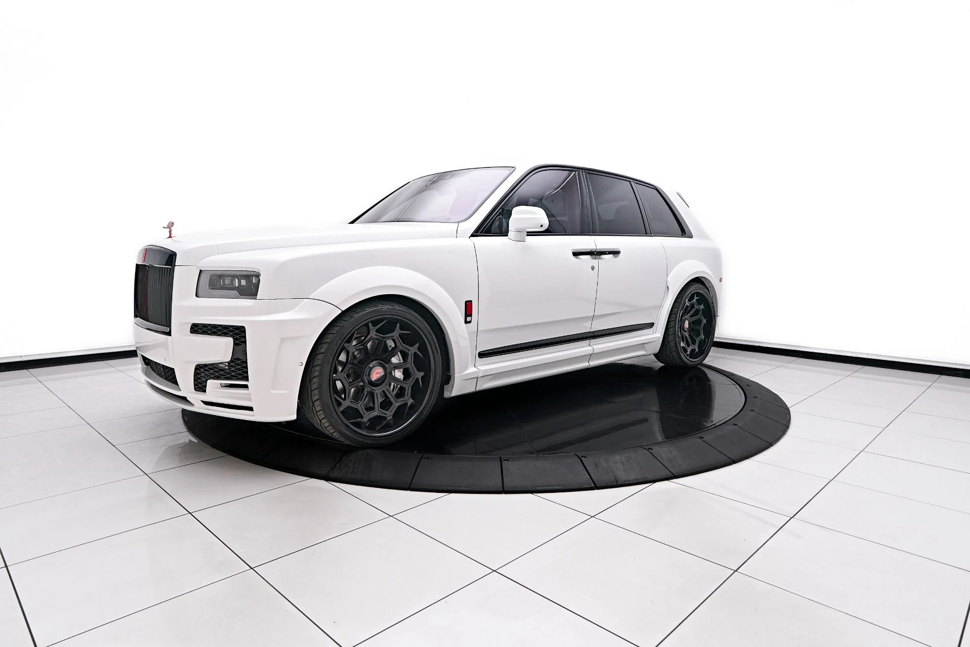 mph011_2648721681_Used_2021_Rolls_Royce_Cullinan_1753389372_3a482d3210