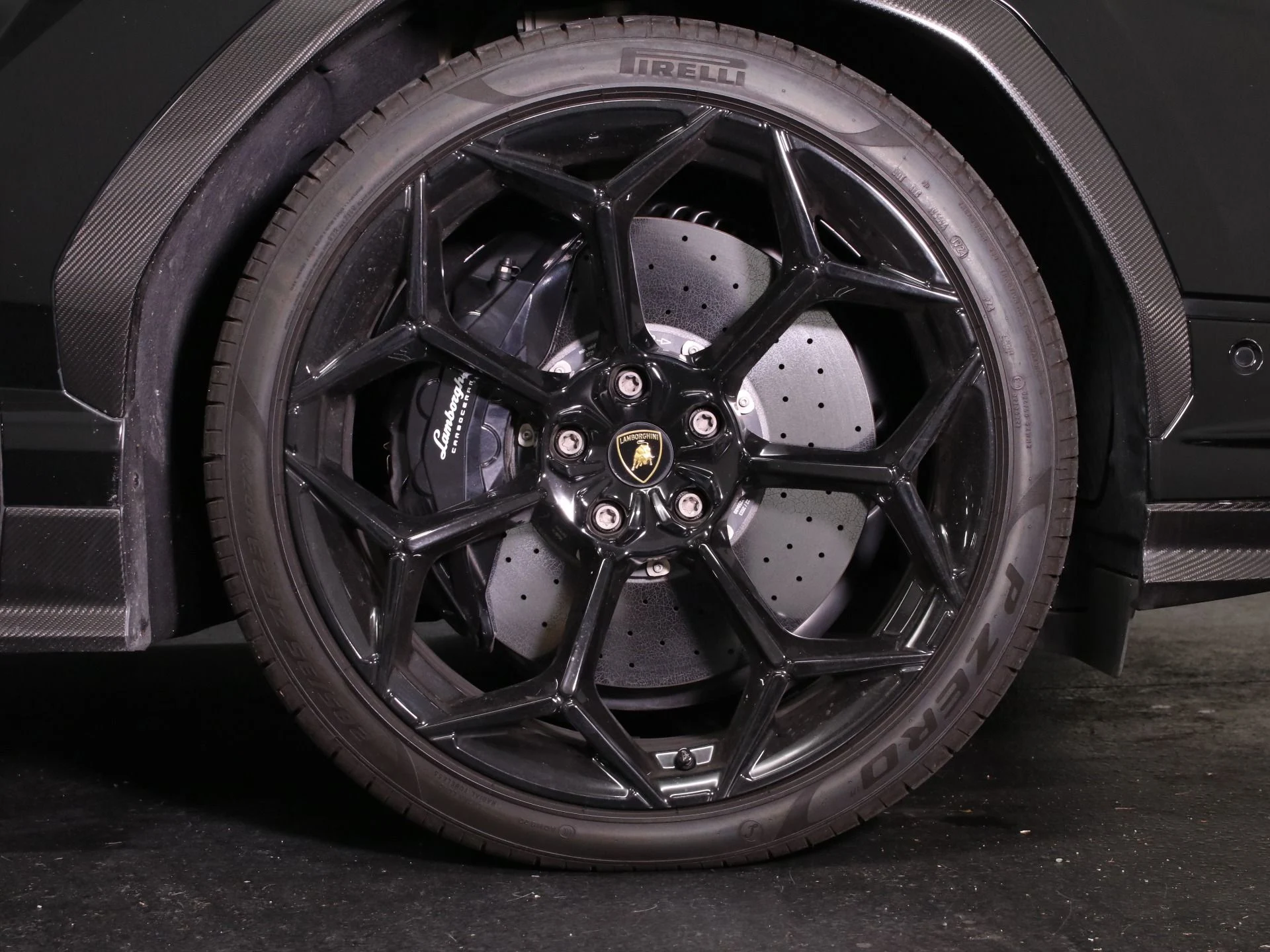 mph011_2651643966_Used_2023_Lamborghini_Urus_Performante_1732871957_9aca51e471