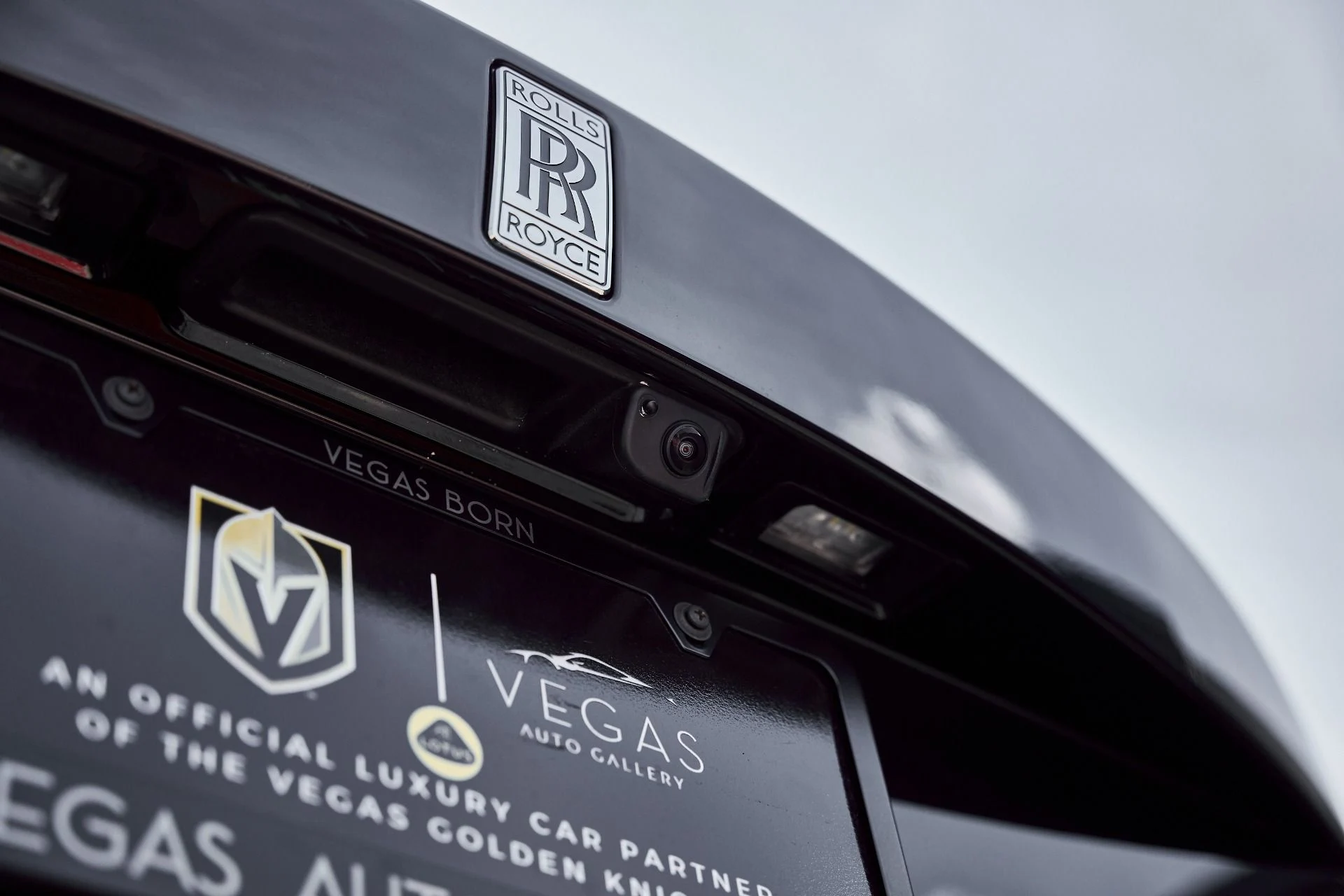 mph011_2658228235_Used_2025_Rolls_Royce_Spectre_Base_1771642436_f6232bb215