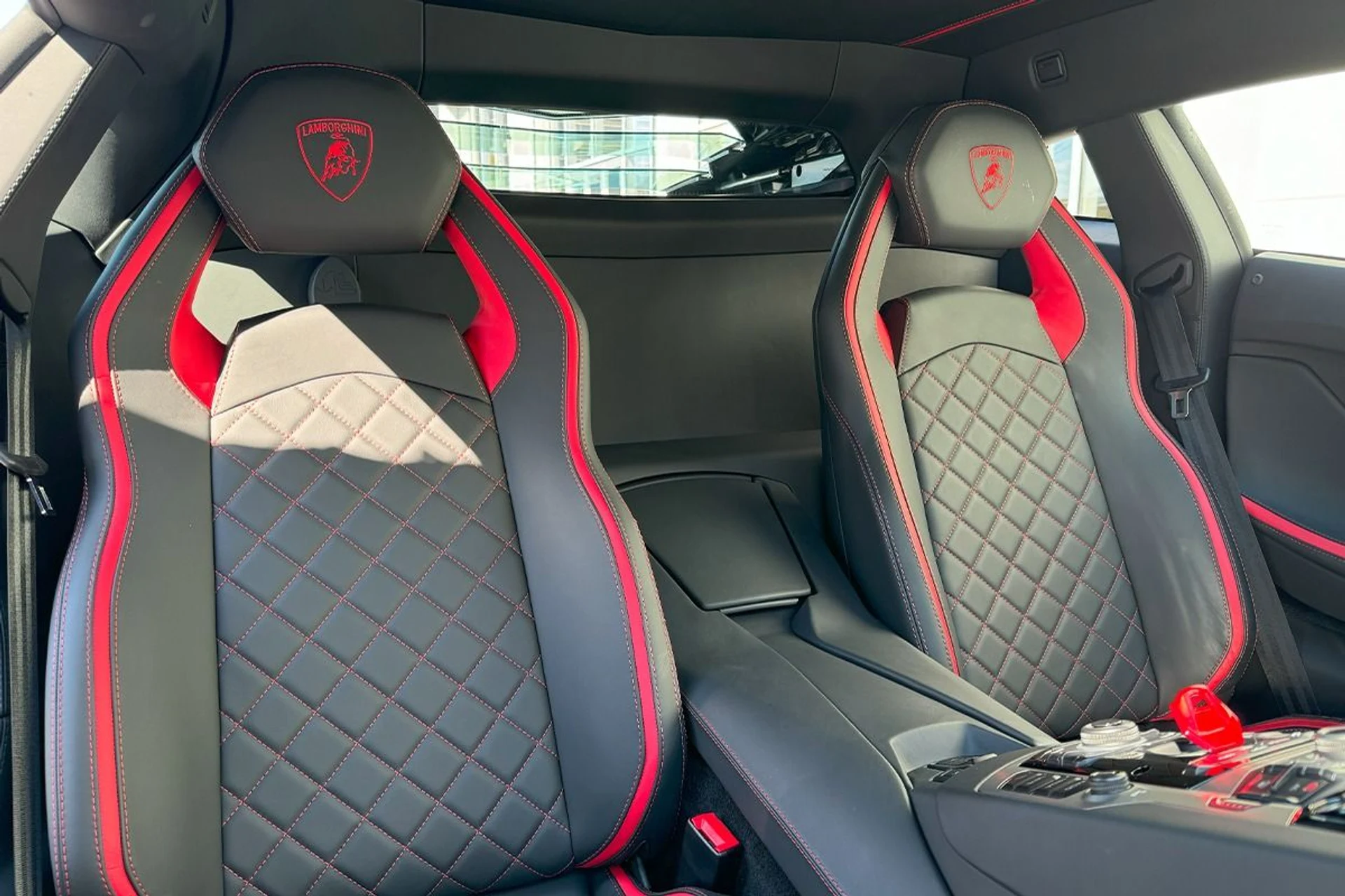 mph011_2668913080_Used_2018_Lamborghini_Aventador_S_LP_740_4_S_1743433234_6b0664e8c4