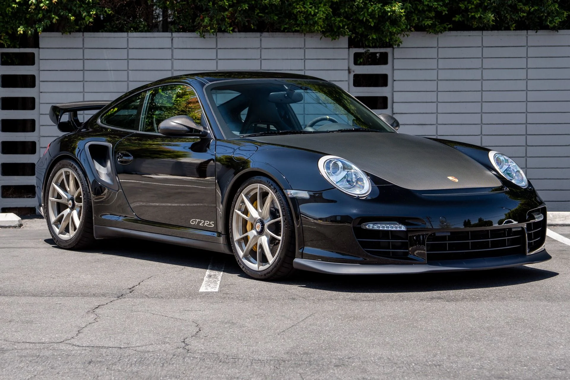 mph011_2669080681_Used_2011_Porsche_911_GT_2_RS_1752601692_9f20b44546