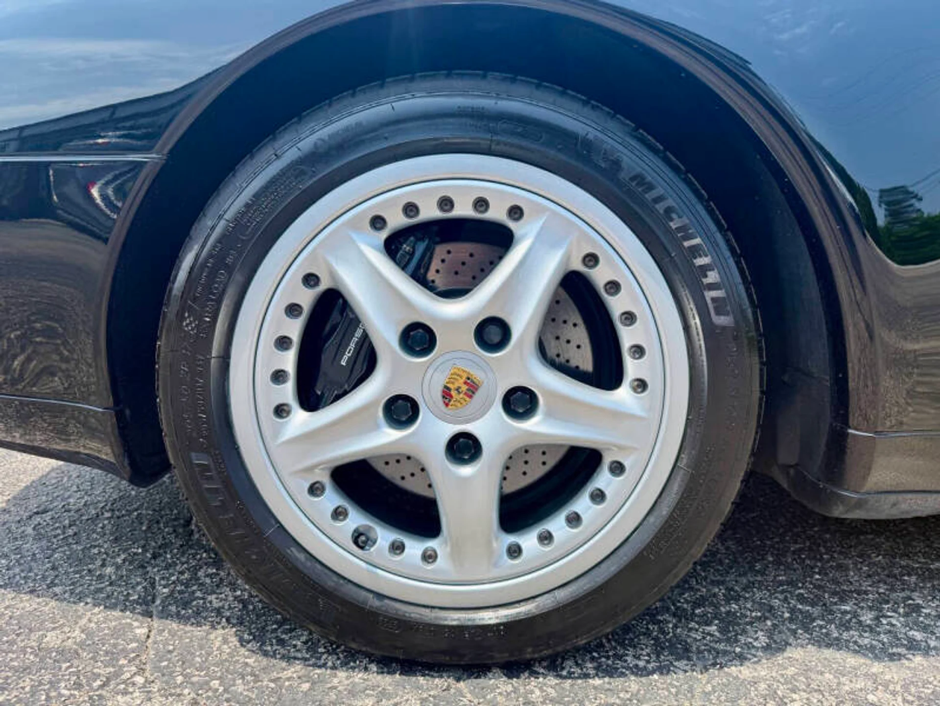 mph011_2671405776_1998_porsche_911_carrera_2dr_targa_coupe_62f18f96ae