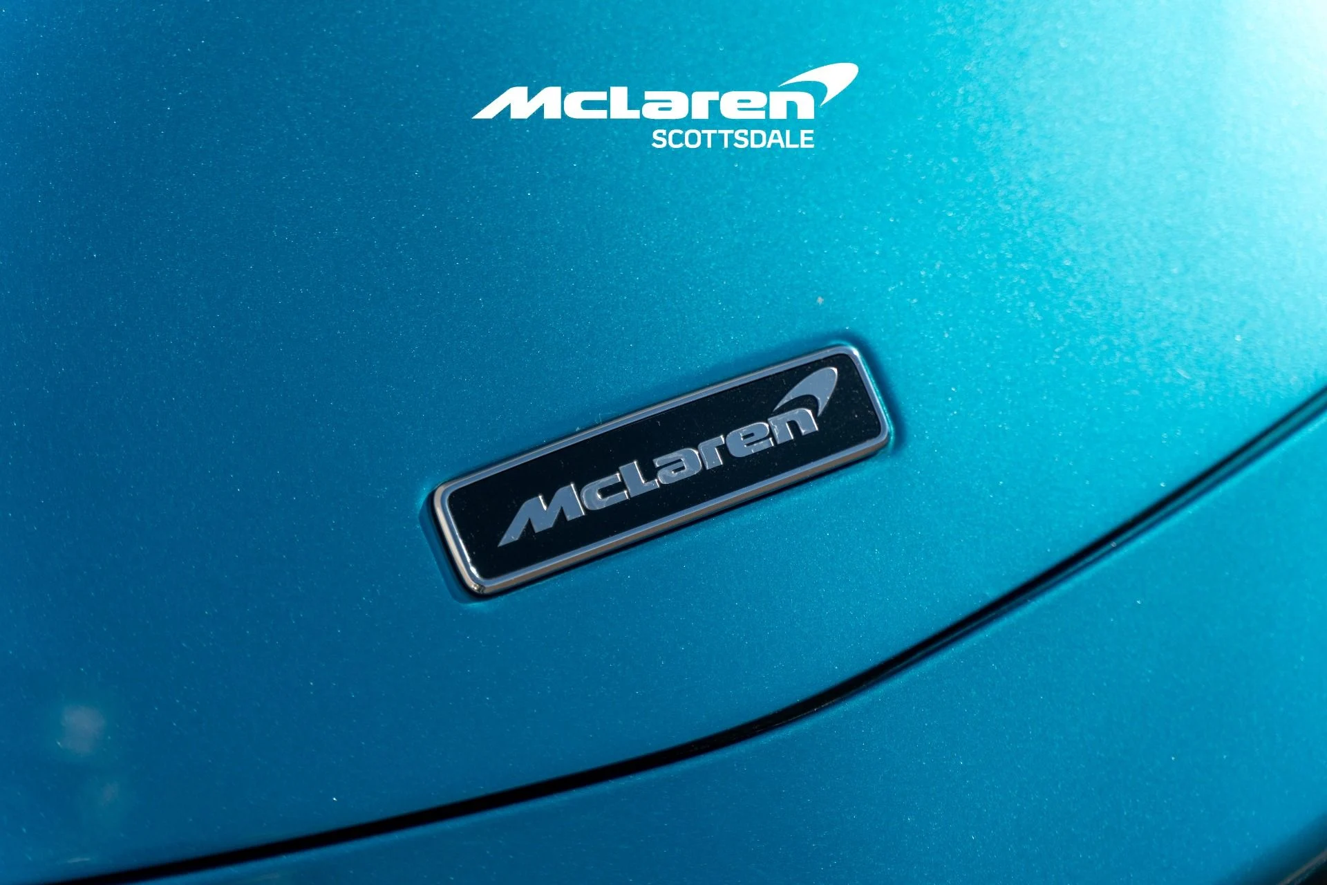 mph011_2677297491_Used_2023_MCLAREN_ARTURA_1758922569_4a9f3bd383