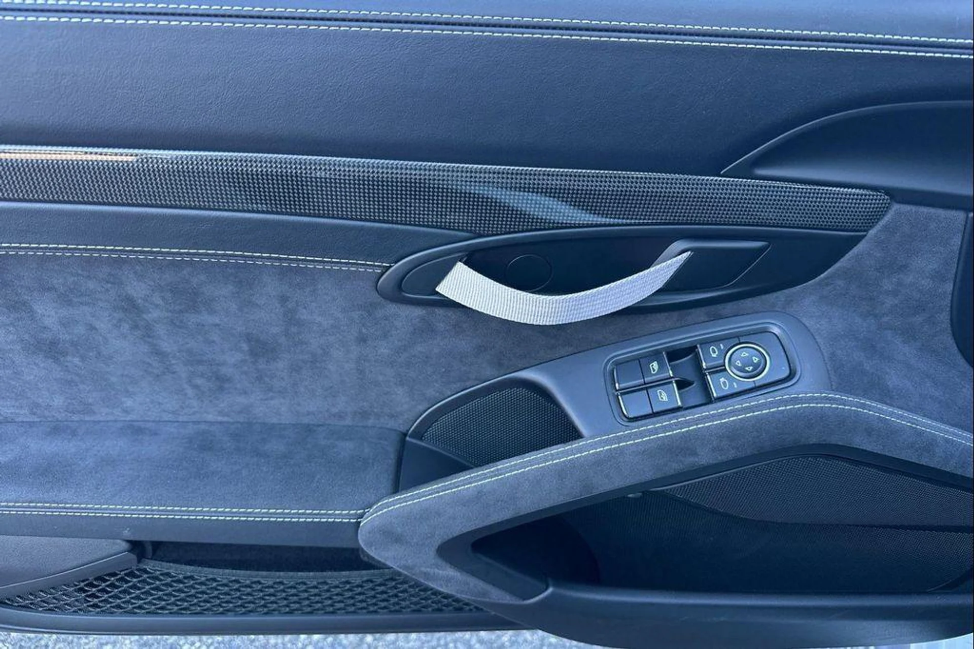 mph011_2677569301_i5dg_TKJX_82cu_Lk9ri_X_Bo7_C_Cfg_VY_a4e8f2723d