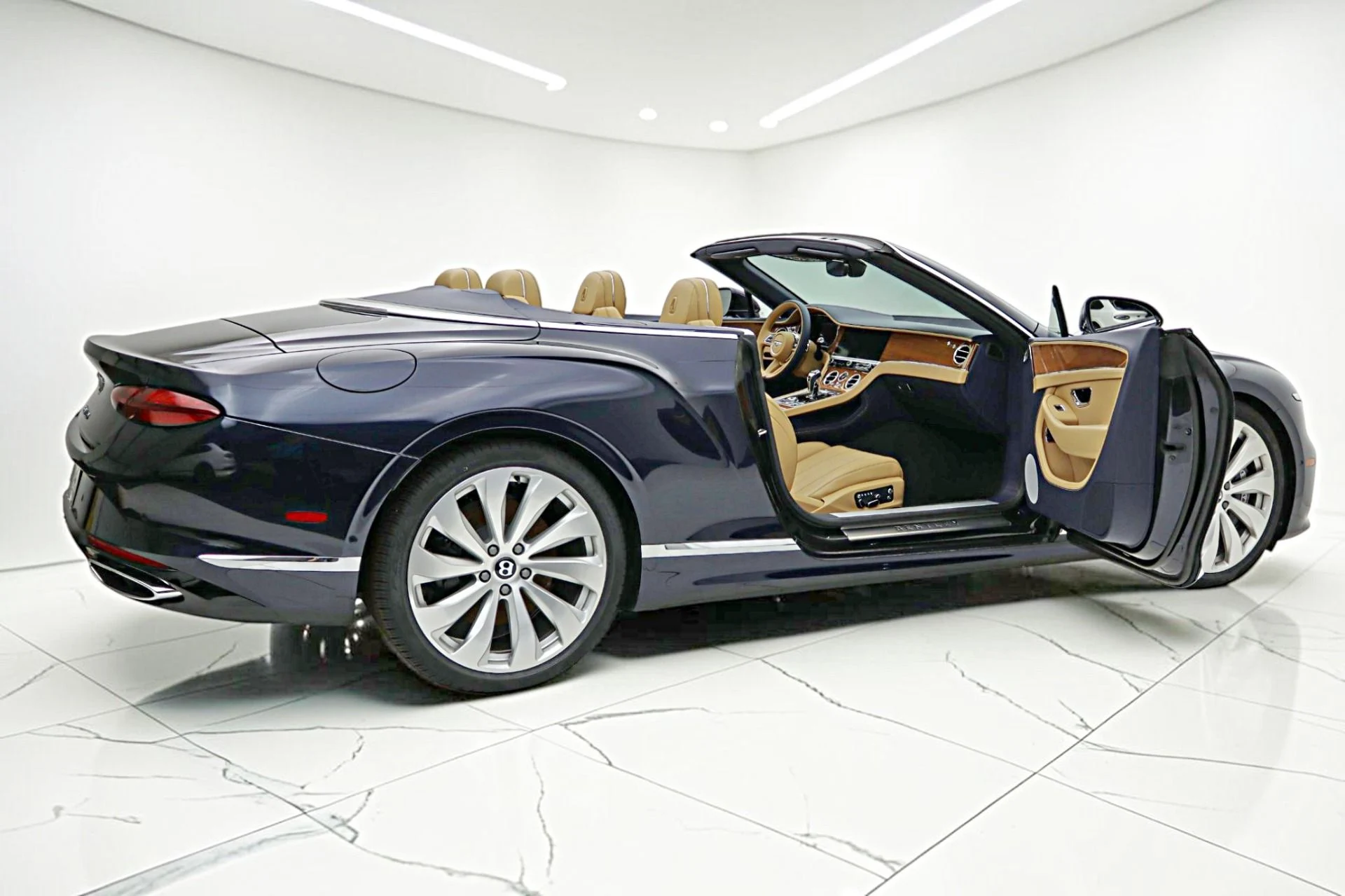 mph011_2681029069_New_2026_Bentley_Continental_GTC_ed7890a314