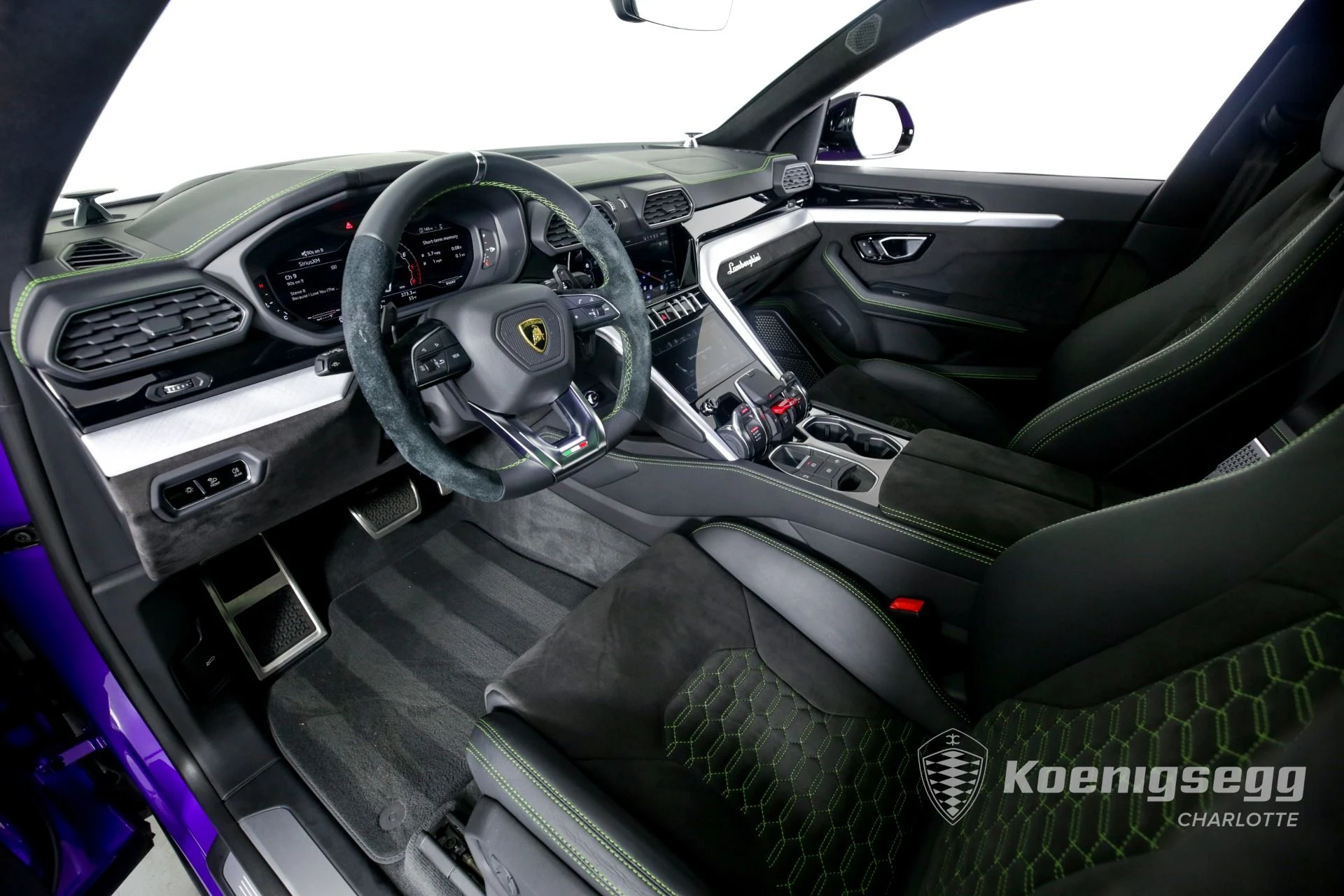 mph011_2684152938_Used_2022_Lamborghini_Urus_1671738145_1848ce45b0