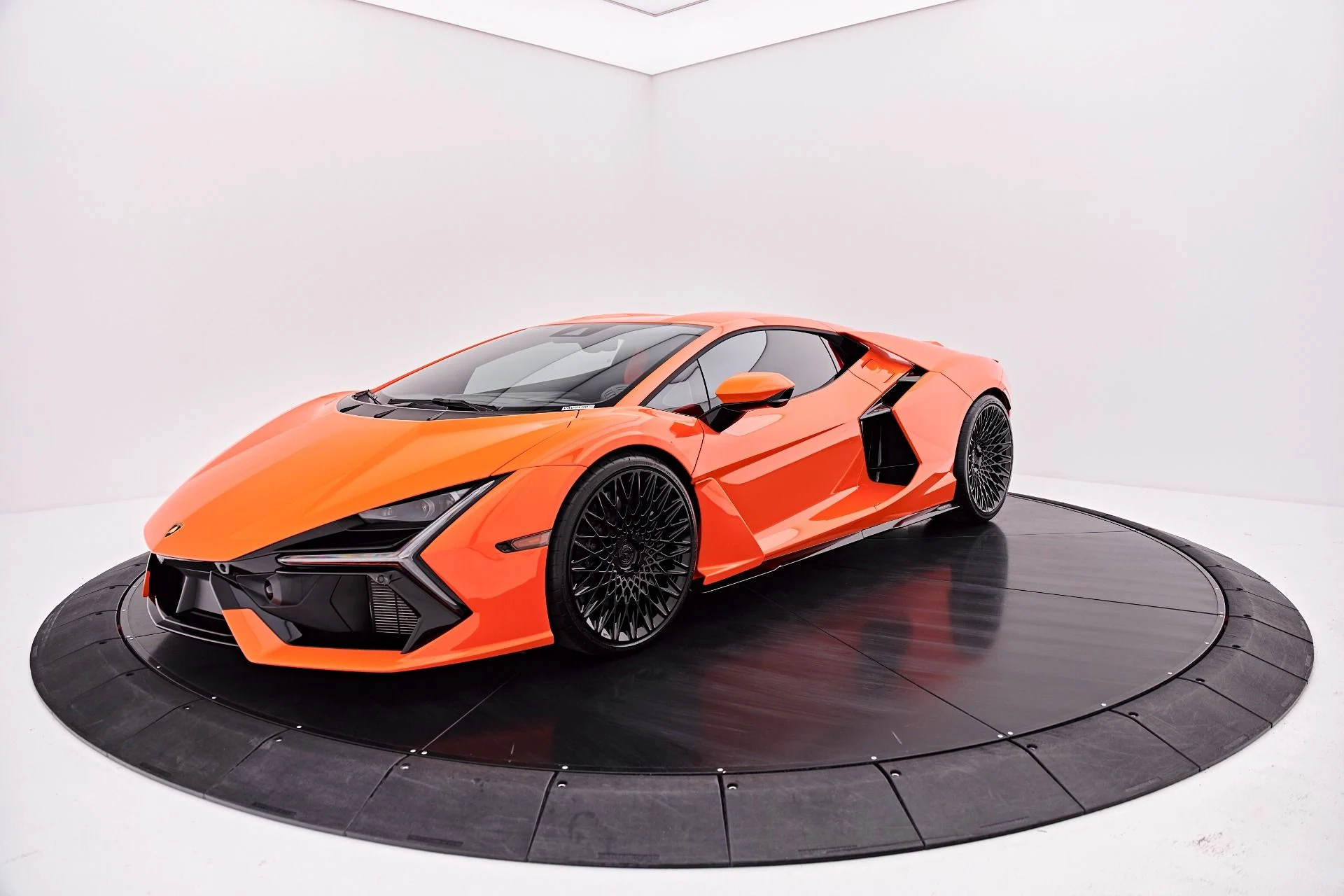 mph011_2692322848_Used_2024_Lamborghini_Revuelto_Base_1787792681_369b1ed2c9
