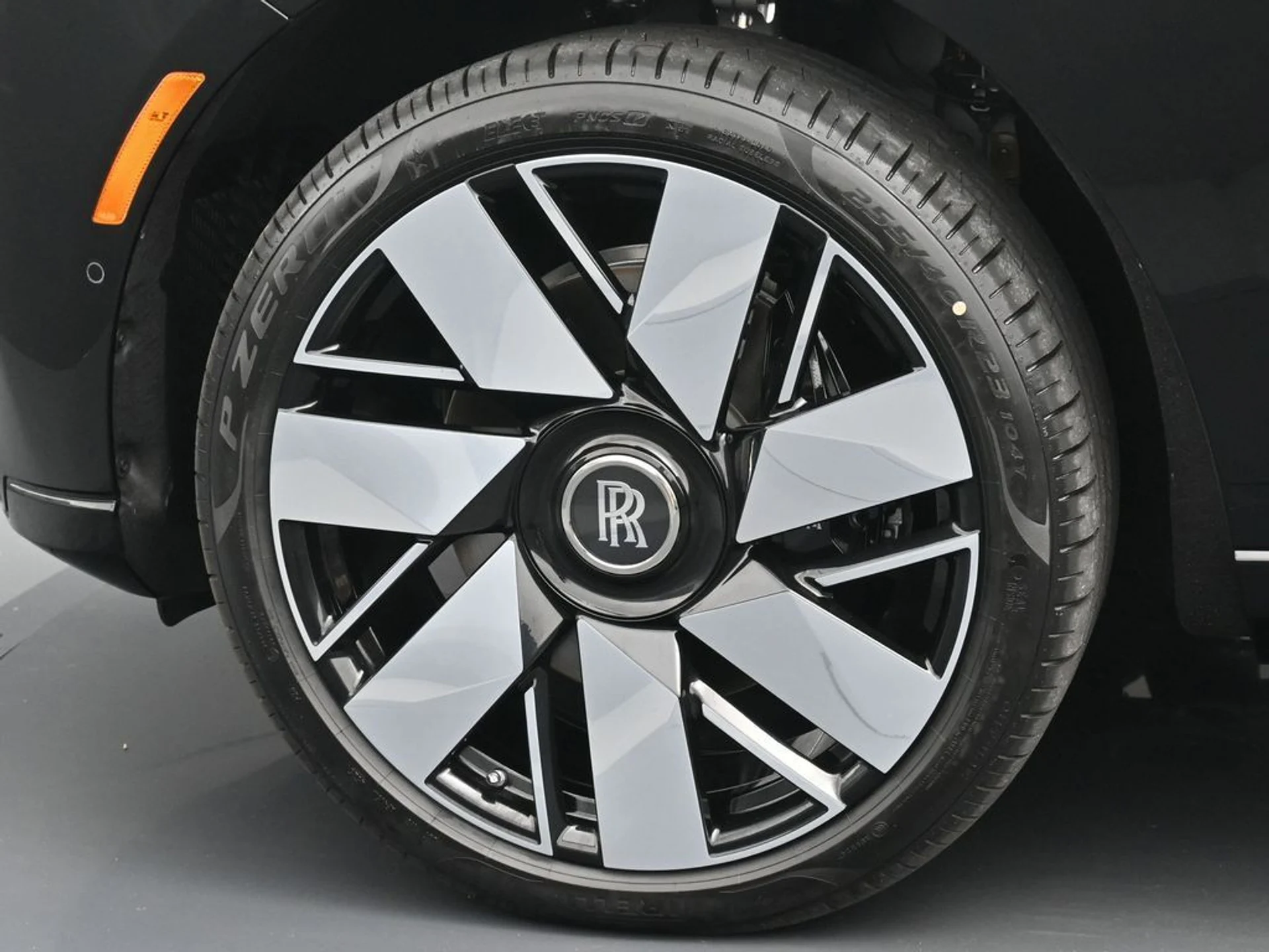 mph011_2693496395_ed0cf150a8c945f9cd72bc3371d3a72dx_65f2e0090c