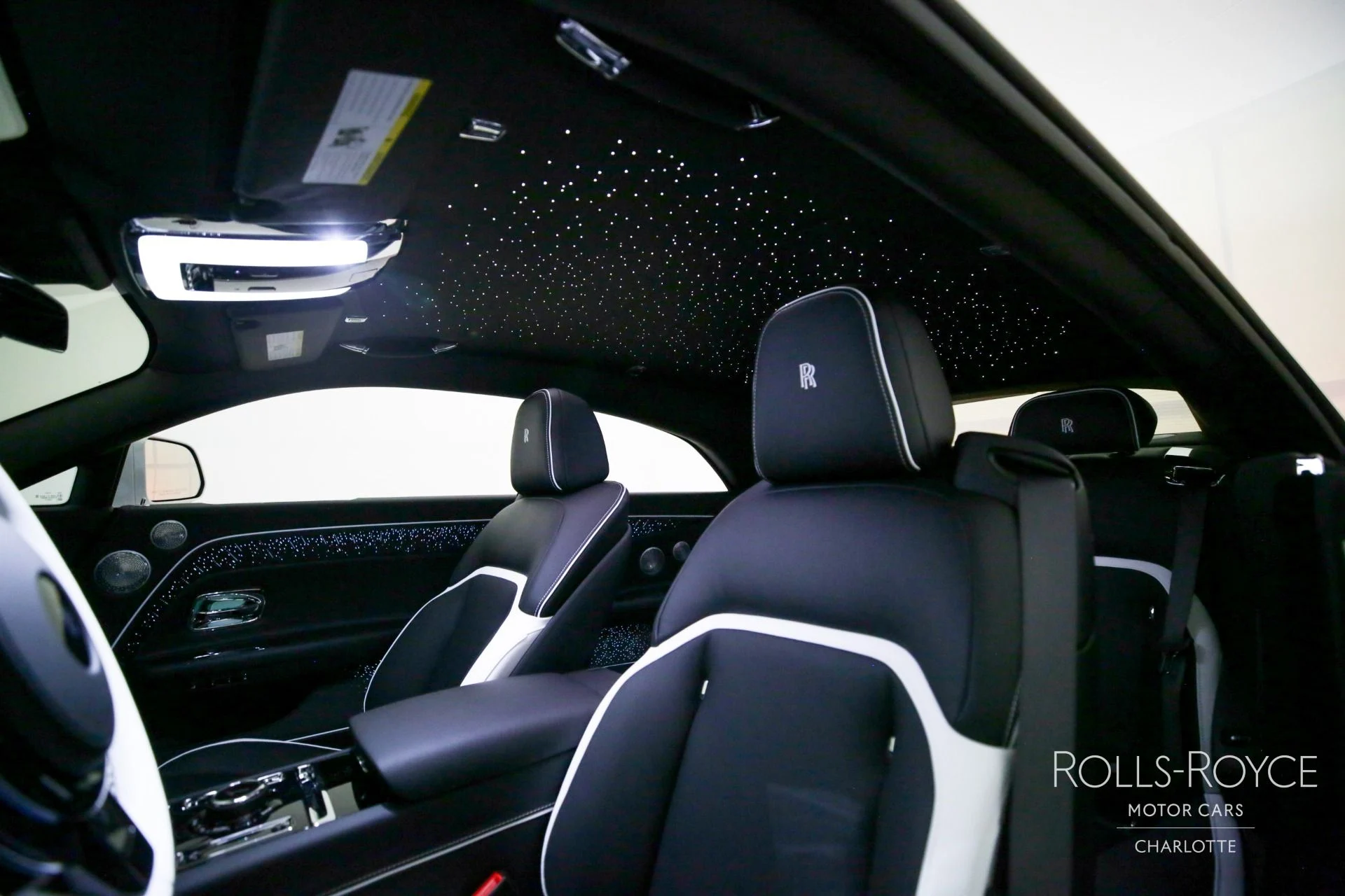 mph011_2694274825_Used_2024_Rolls_Royce_Spectre_1709308315_b06164300a