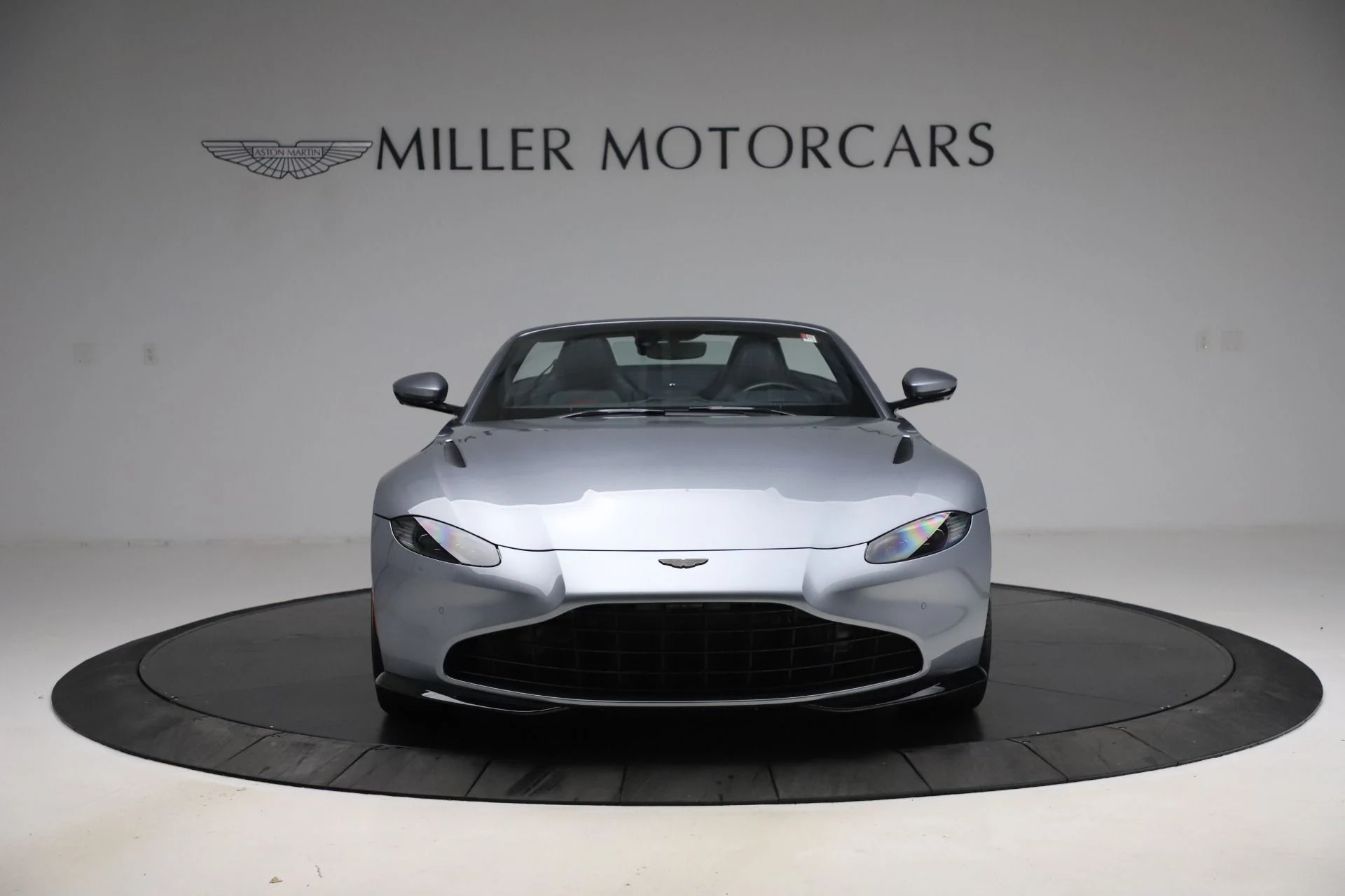 mph011_2696006688_Used_2021_Aston_Martin_Vantage_Roadster_1610739854_f3dd8de45f