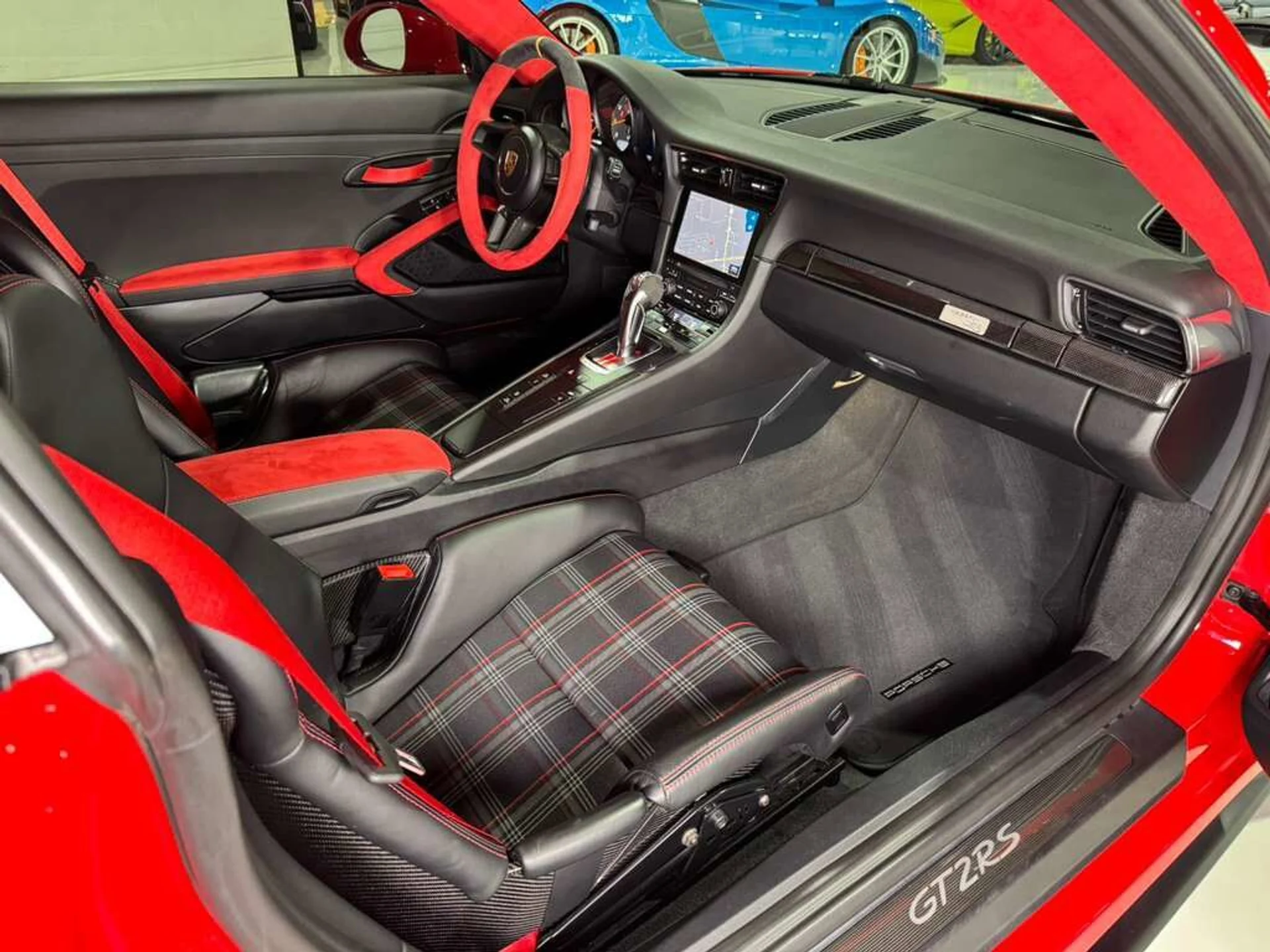 mph011_2700641445_0e8255178af24890a72a9378a1d3dd3d_bdb280d281