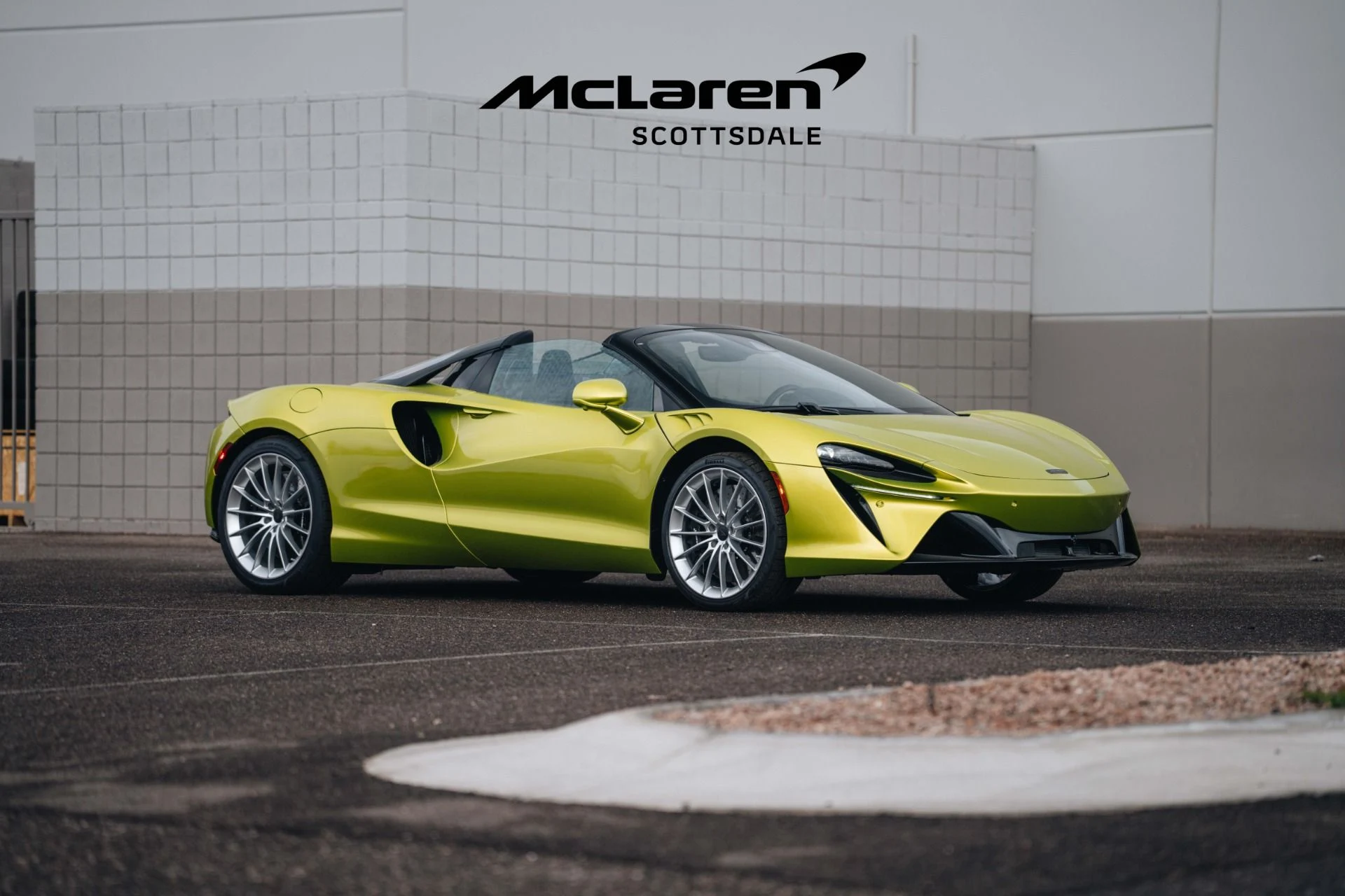 mph011_2712884785_Used_2025_MCLAREN_ARTURA_1738446546_98677f2769