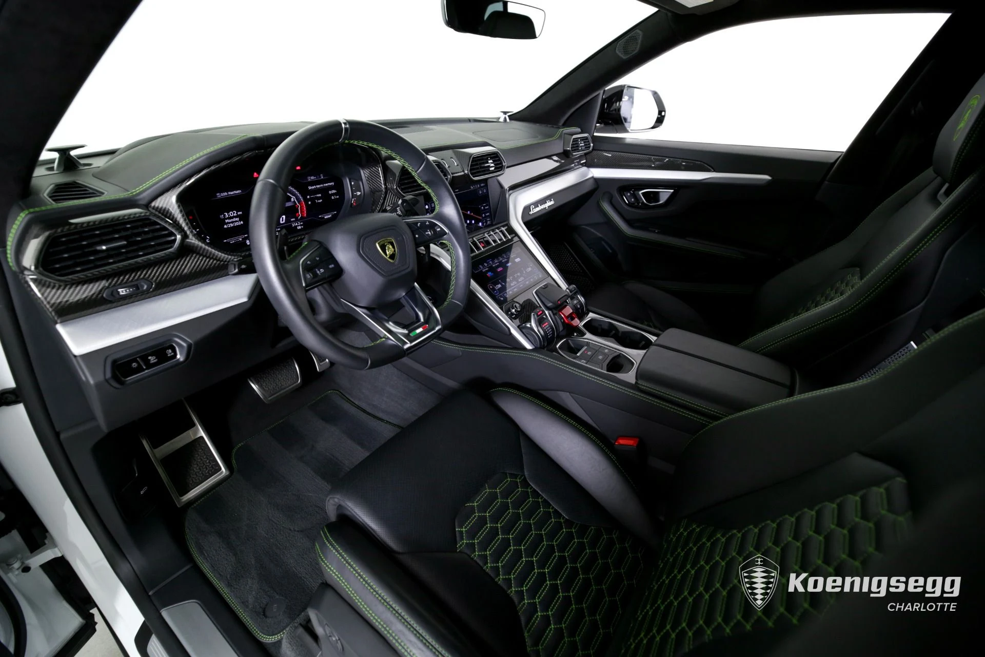 mph011_2726144072_Used_2019_Lamborghini_Urus_1714496214_5fd2d65f8f