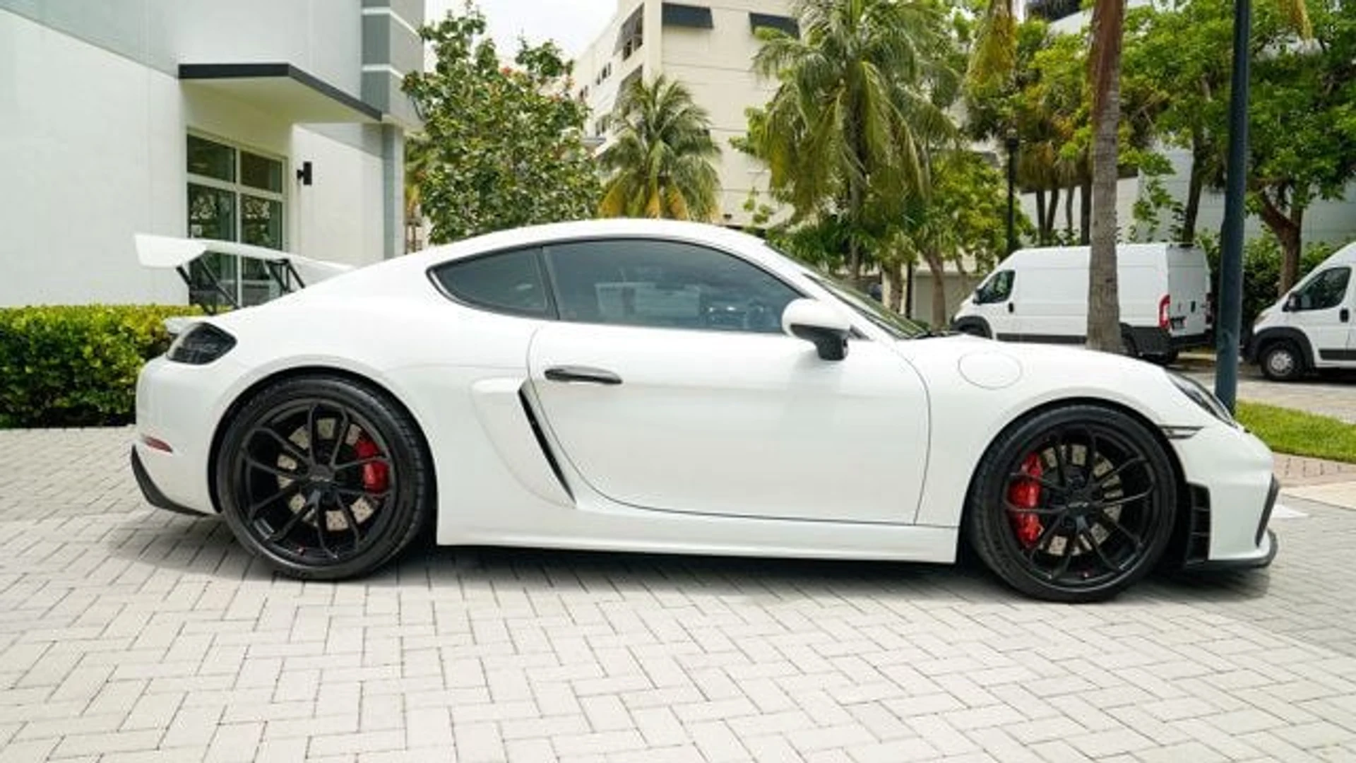 mph011_2727856190_used_2020_porsche_718_cayman_gt4coupe_14354_22875819_12_640_61564e4618