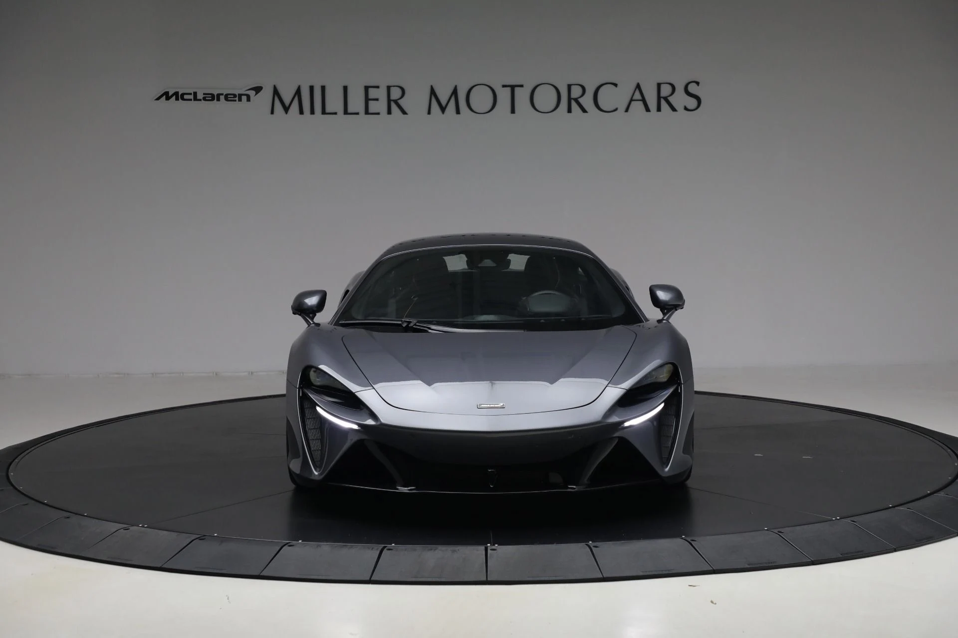 mph011_2732765628_Used_2024_Mc_Laren_Artura_Vision_42436f4409