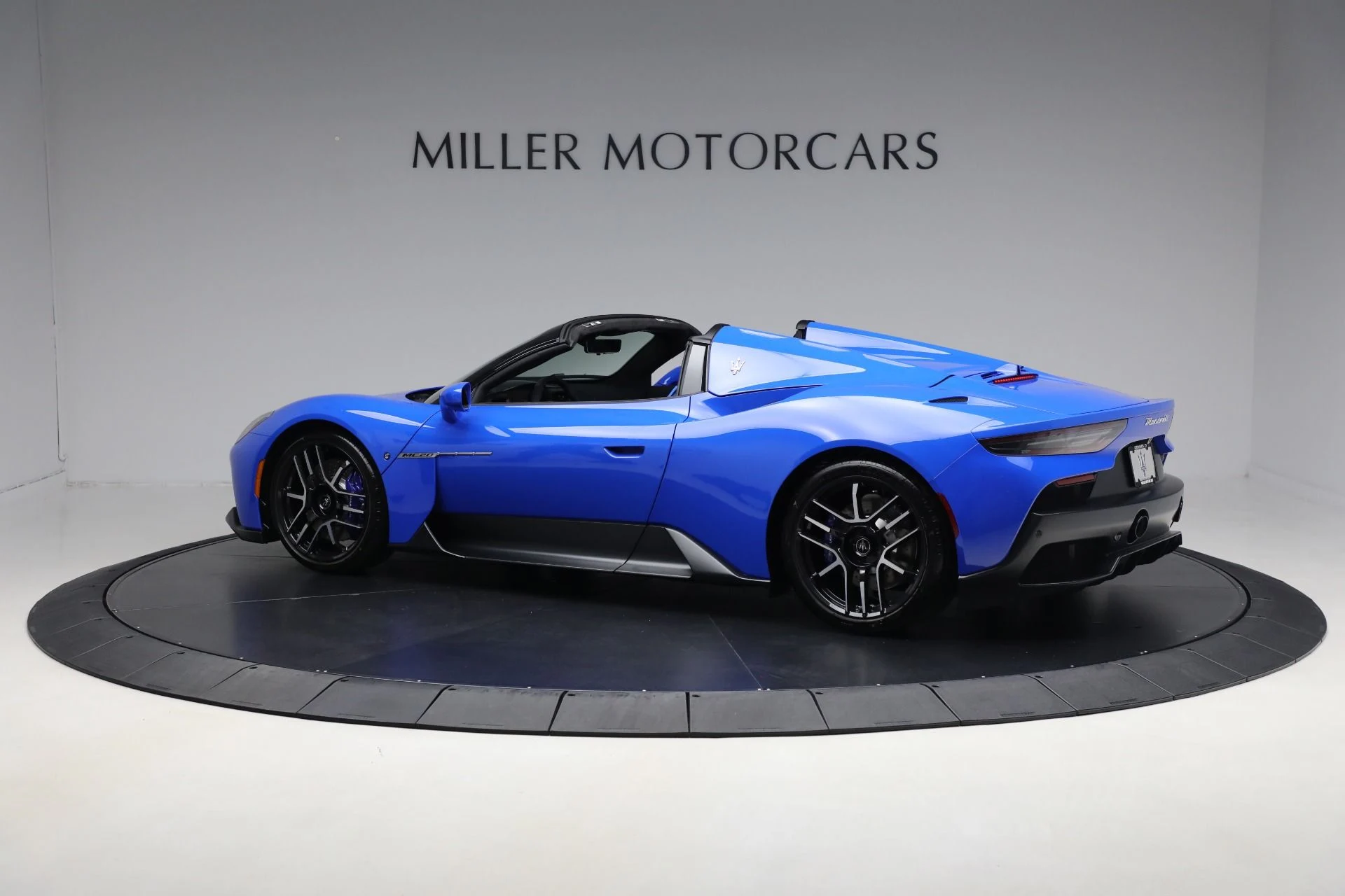mph011_2732922363_New_2024_Maserati_MC_20_Cielo_f6dc0e8841