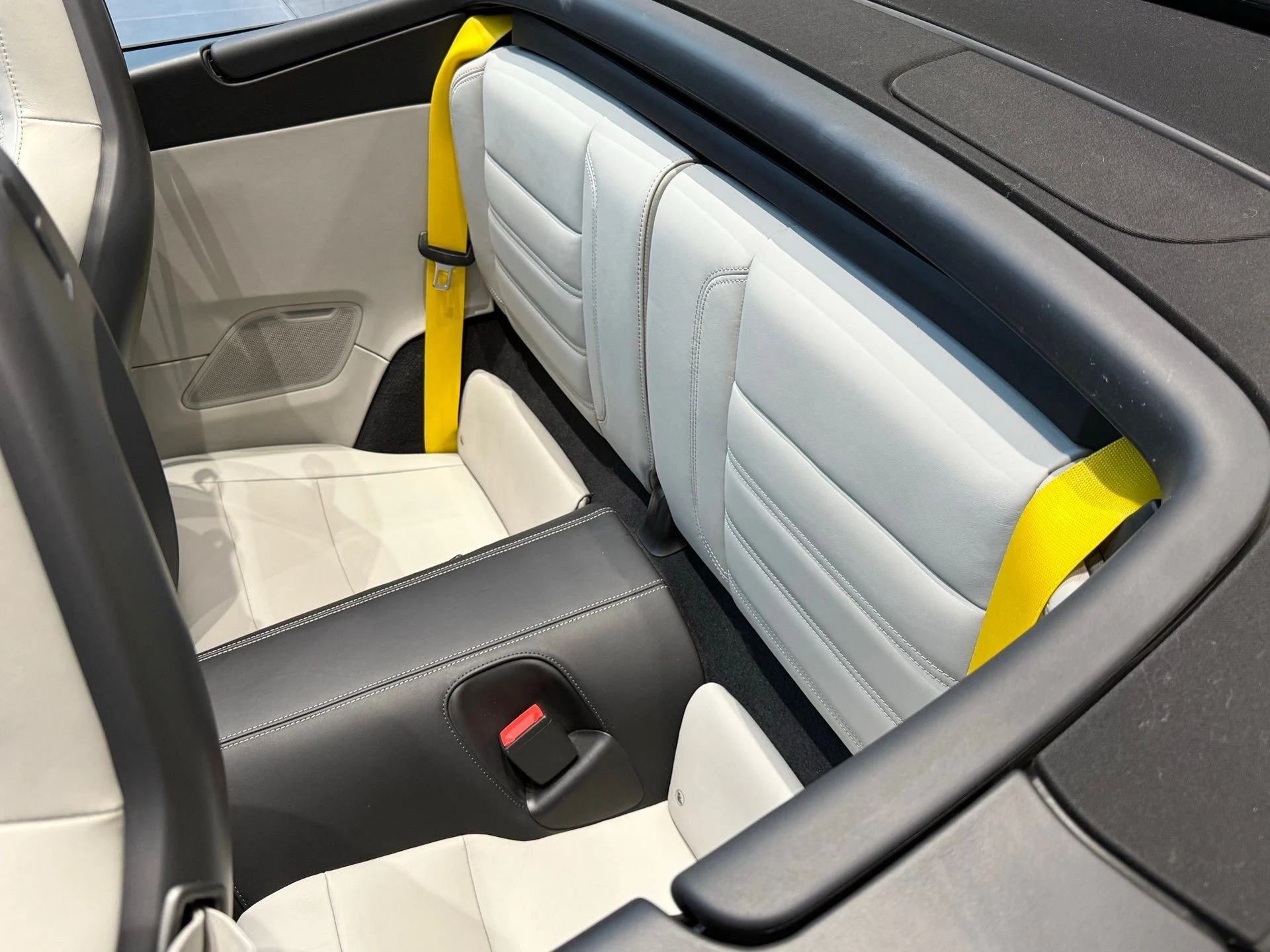 mph011_2736185211_5aad843d3f8aa7a95b0cb1009c17ed33_33542bf331